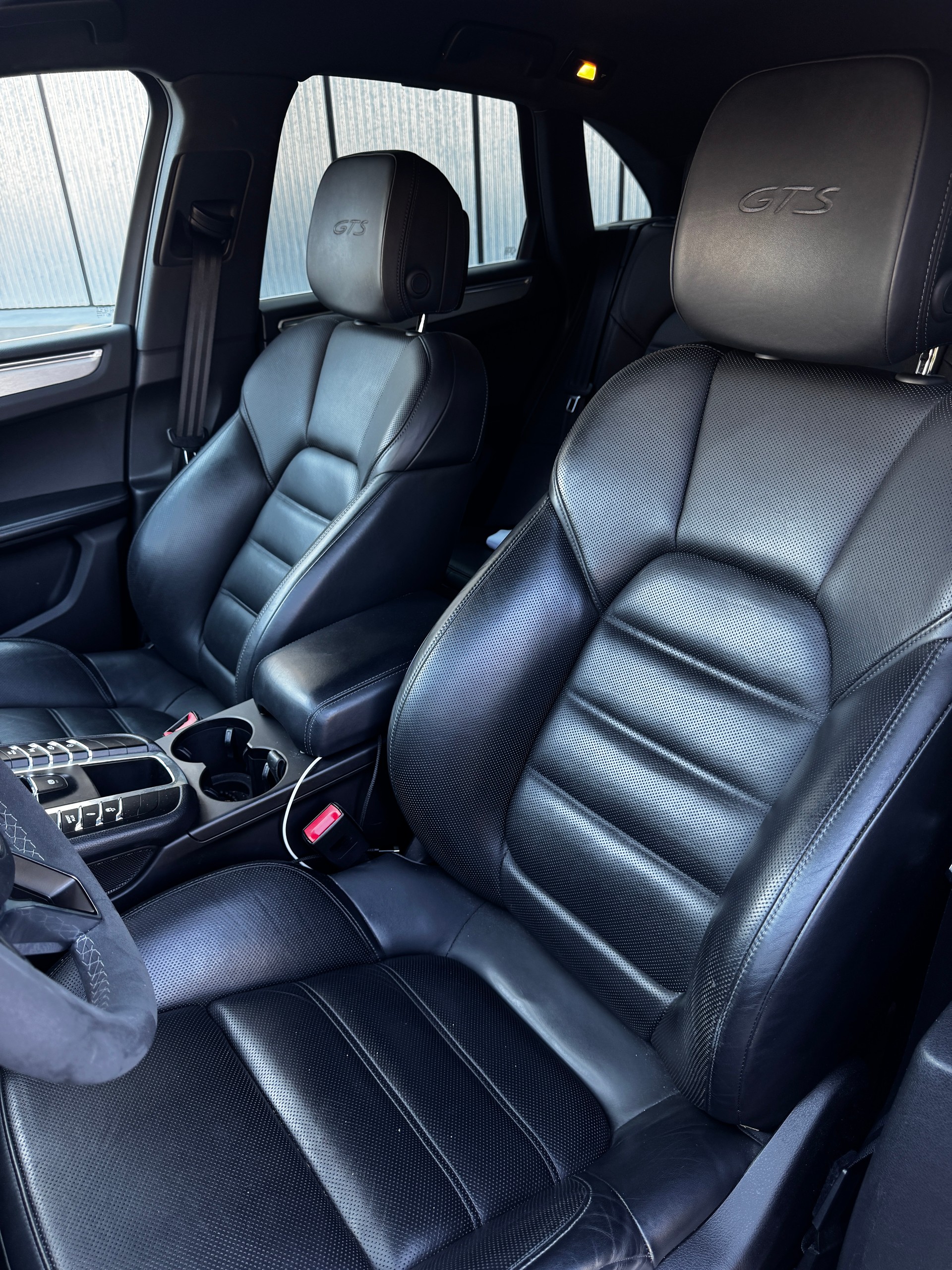 PORSCHE 3.0 V6 GTS-image-4