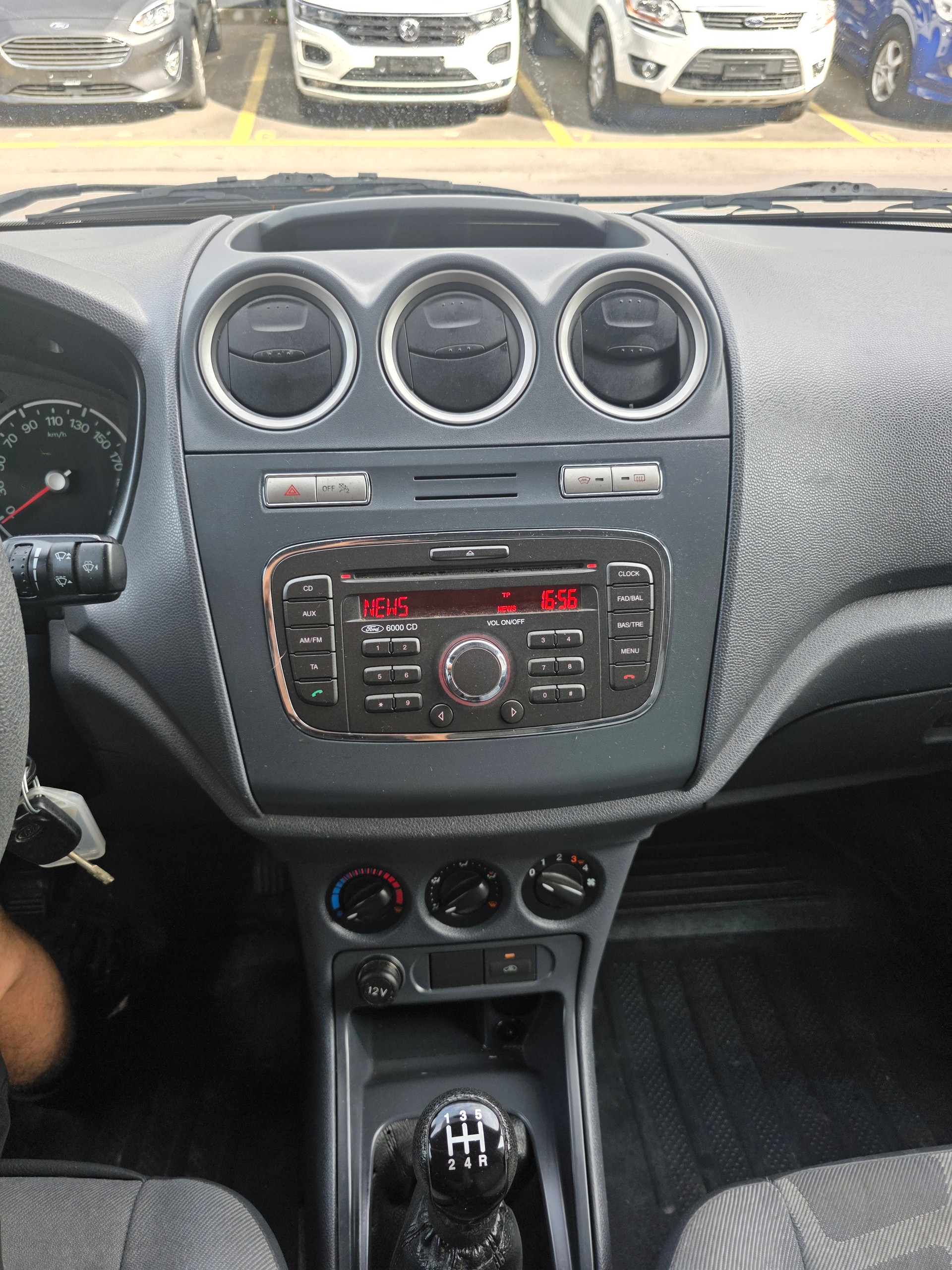 FORD Transit Connect Van T220 1.8 TDCi S Trend-image-6