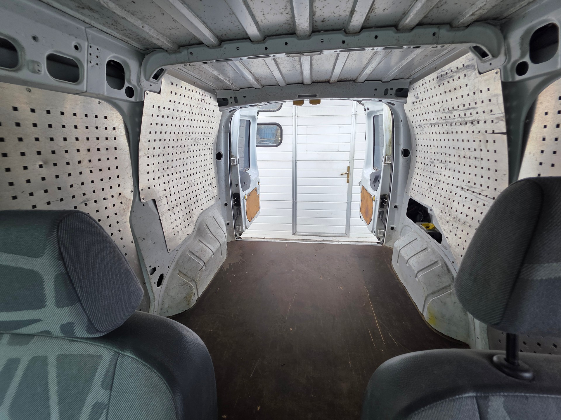 FORD Transit Connect Van T220 1.8 TDCi S Trend-image-8