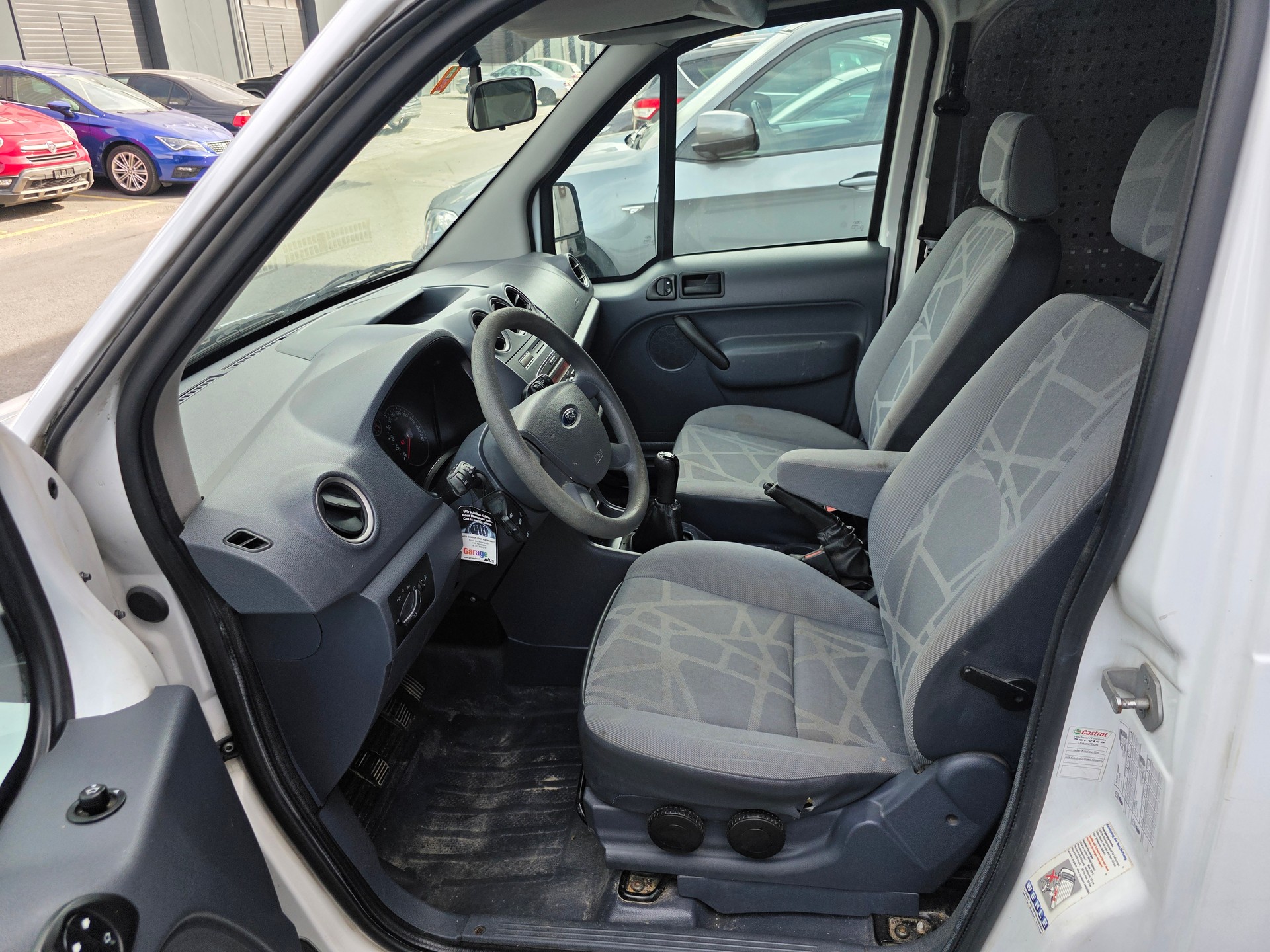 FORD Transit Connect Van T220 1.8 TDCi S Trend-image-4