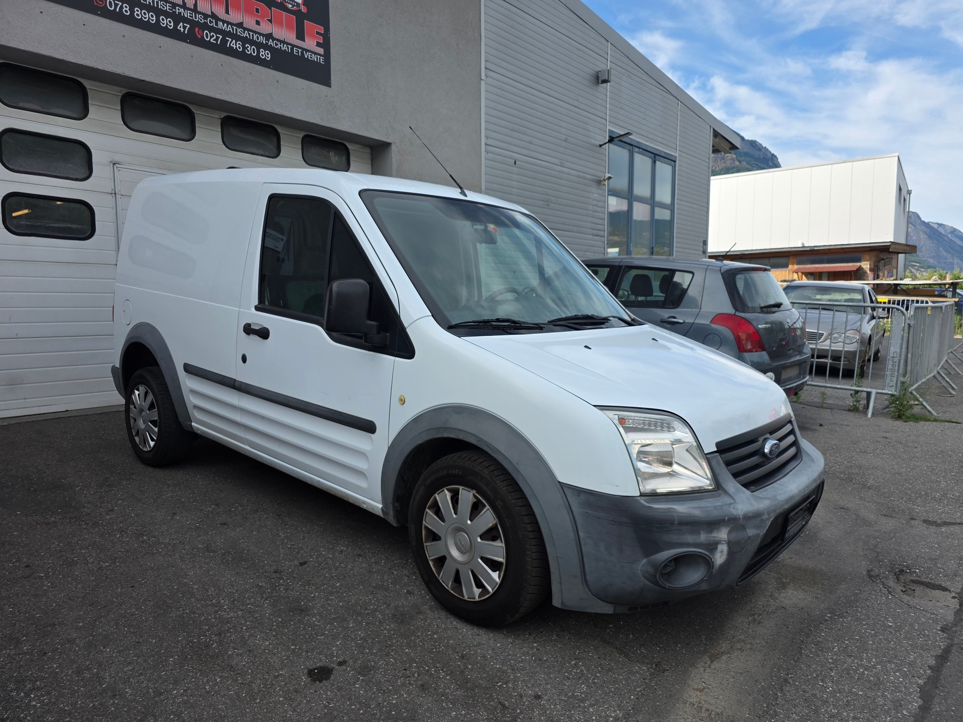 FORD Transit Connect Van T220 1.8 TDCi S Trend-image-3