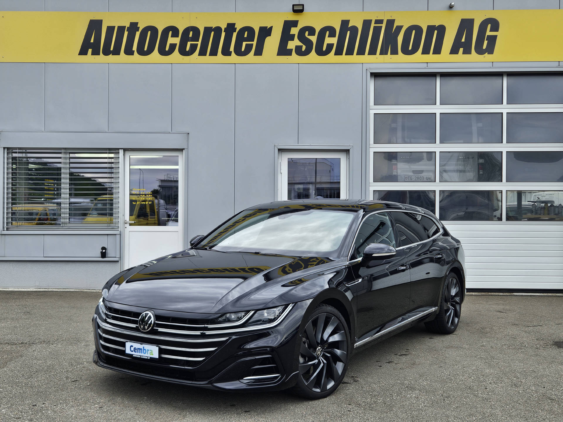 VW Arteon Shooting Brake 2.0 TSI R-Line DSG 4m* IQ Light Matrix LED * ACC * Anhängerkupplung *-image-1