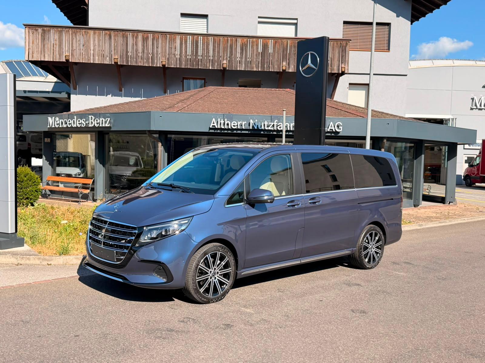 MERCEDES-BENZ V 300 d Exclusive lang Van-image-0