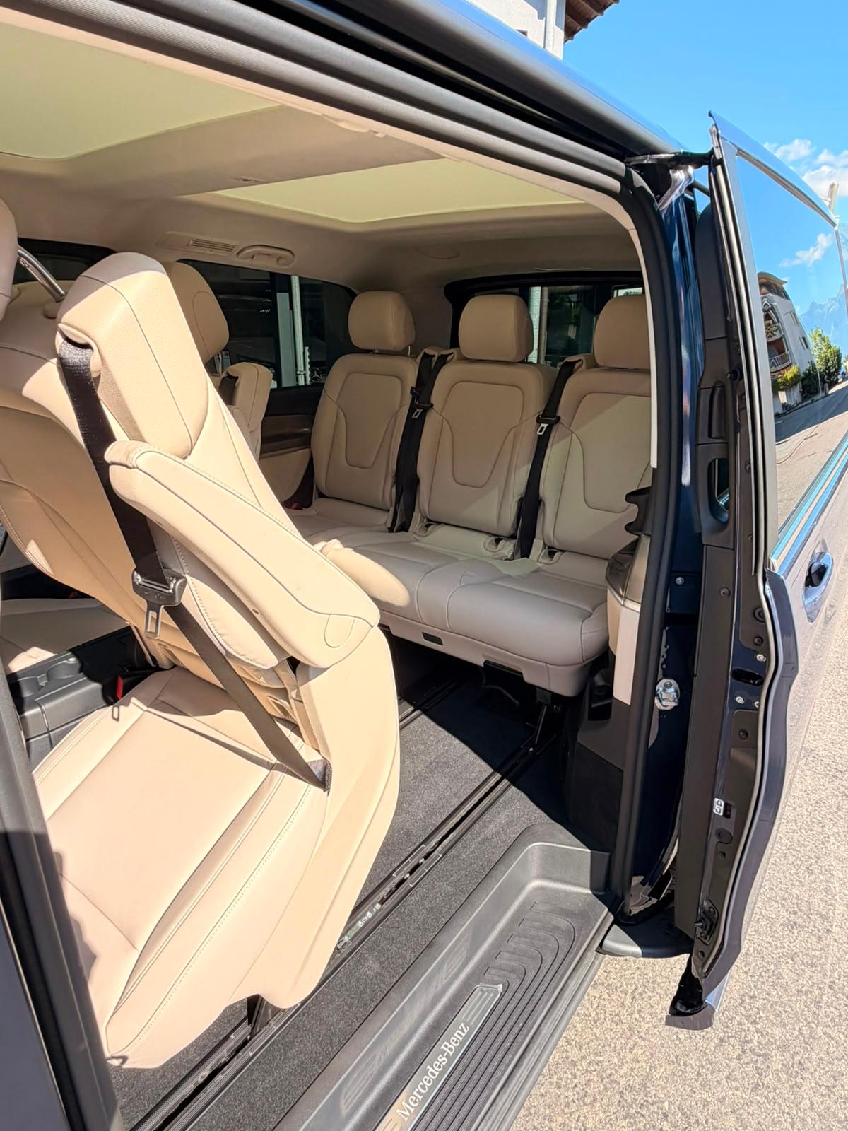 MERCEDES-BENZ V 300 d Exclusive lang Van-image-15