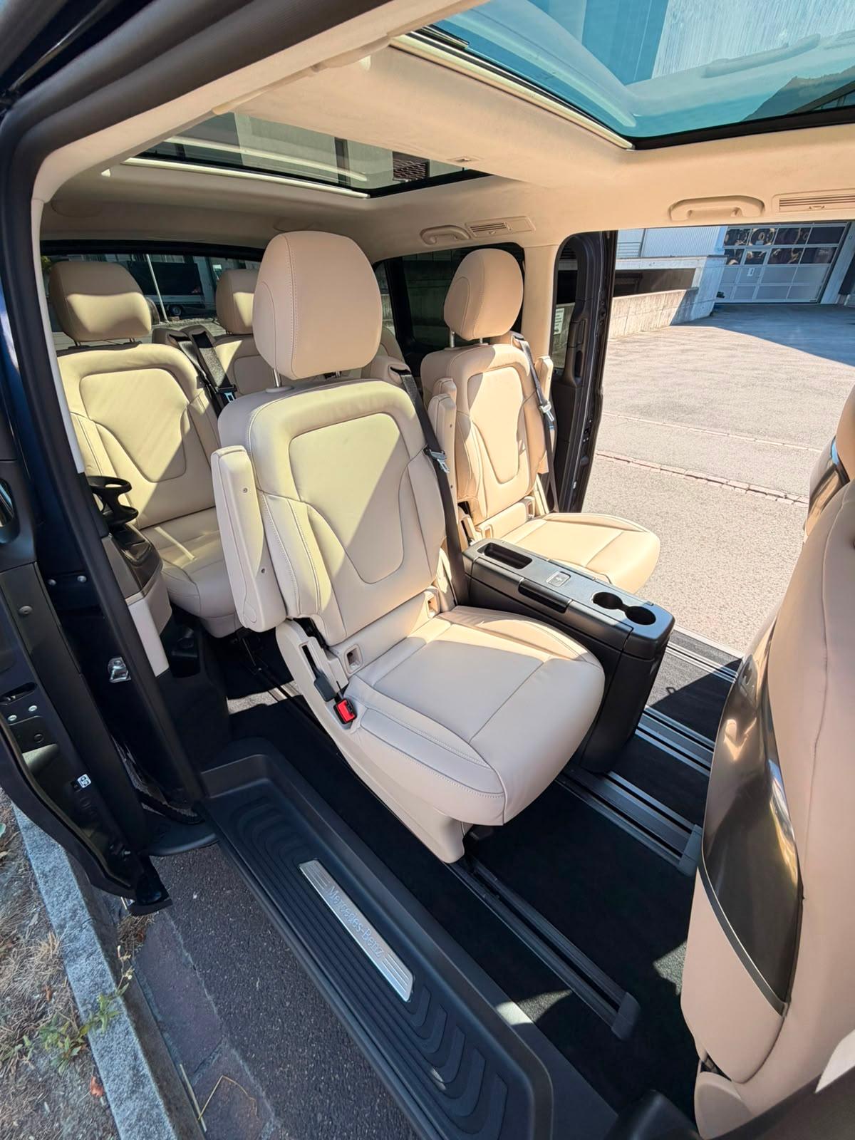 MERCEDES-BENZ V 300 d Exclusive lang Van-image-21