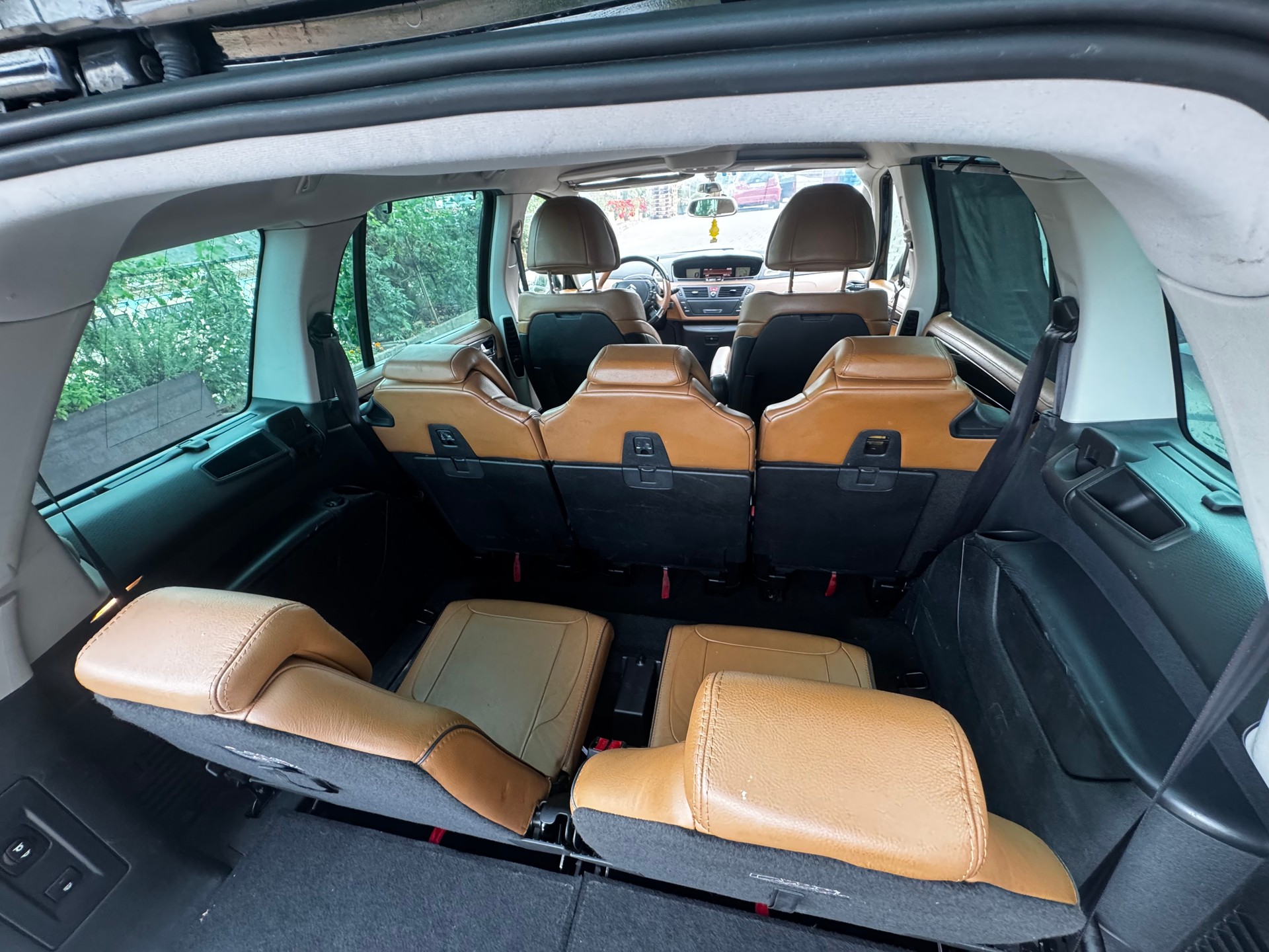 CITROEN Grand C4 Picasso 2.0 HDI Dynamique Automatic-image-9