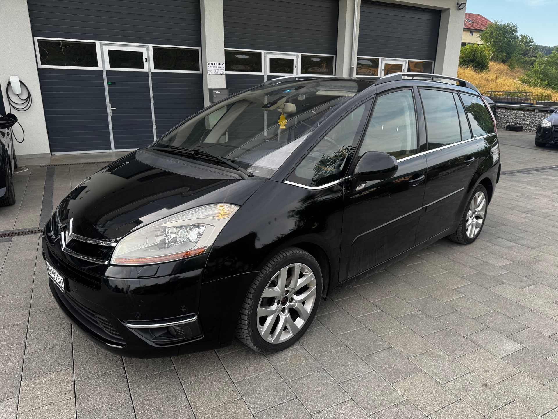 CITROEN Grand C4 Picasso 2.0 HDI Dynamique Automatic-image-1