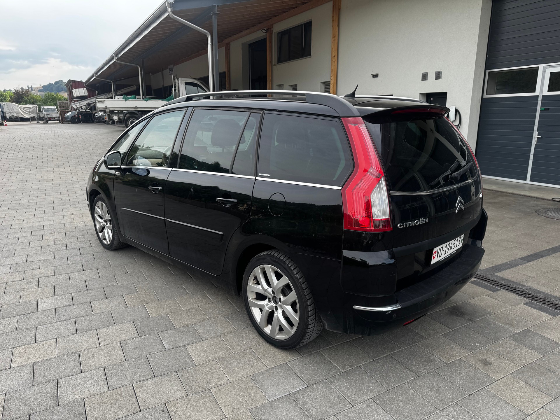 CITROEN Grand C4 Picasso 2.0 HDI Dynamique Automatic-image-4