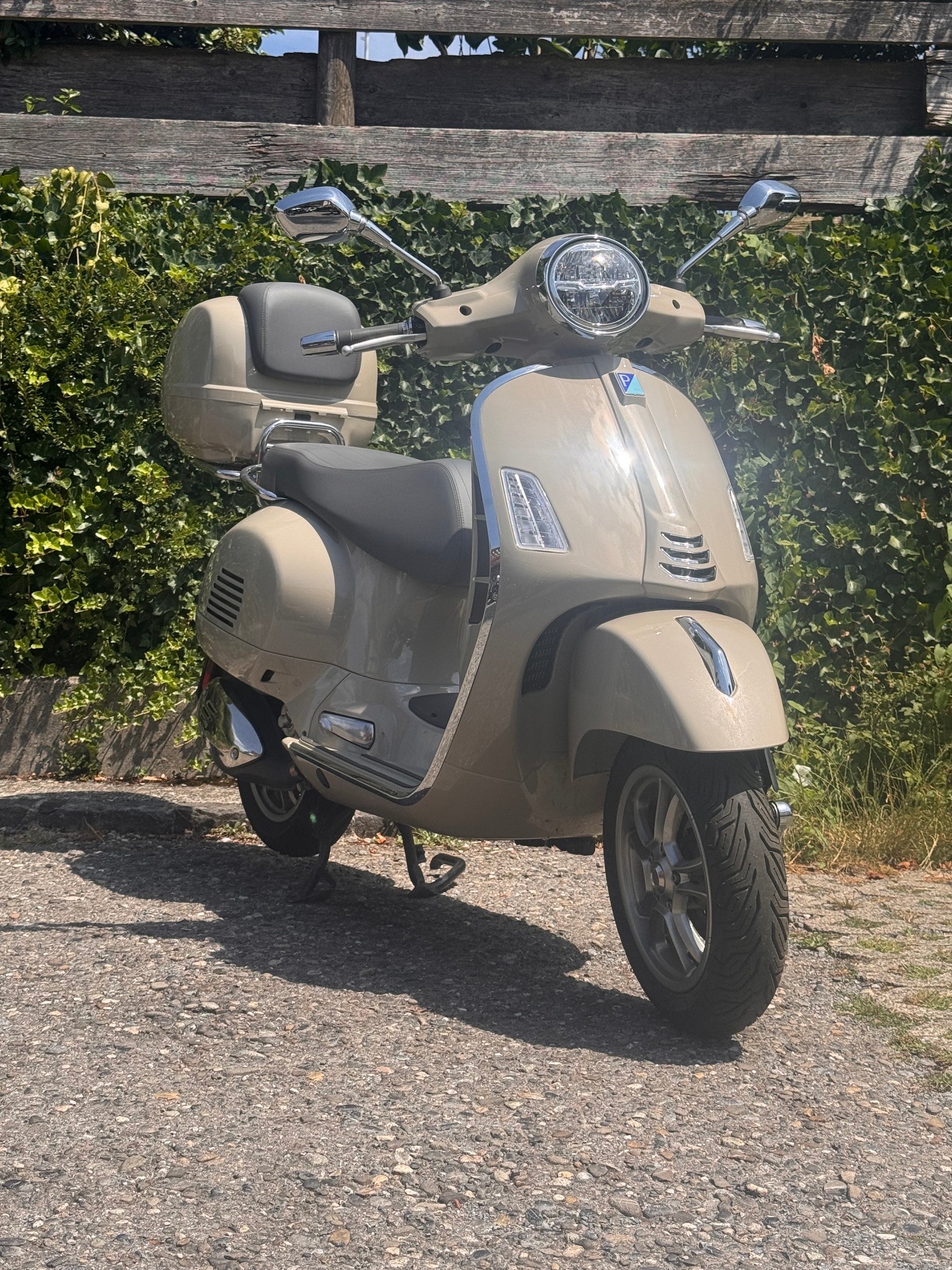 PIAGGIO Vespa GTS 300 ABS-showroom-element-2