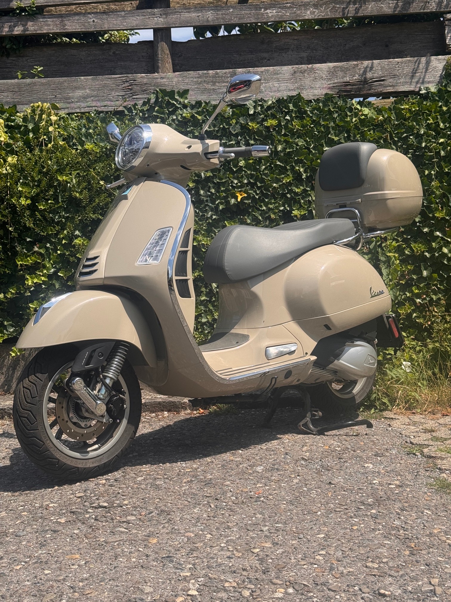 PIAGGIO Vespa GTS 300 ABS-showroom-element-1