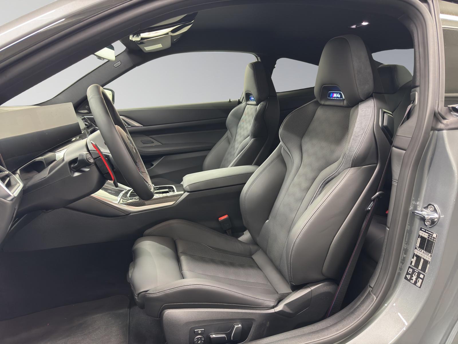 BMW M4 Competition xDrive Coupé-image-12