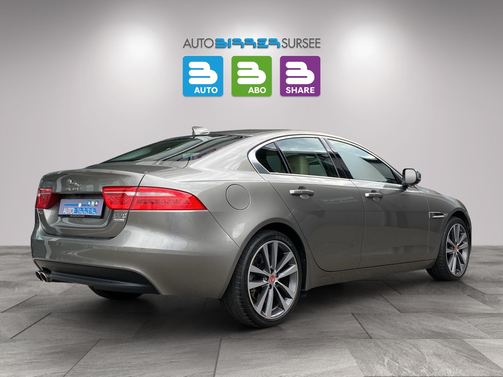 JAGUAR XE 2.0 D 180 Prestige AWD-image-4