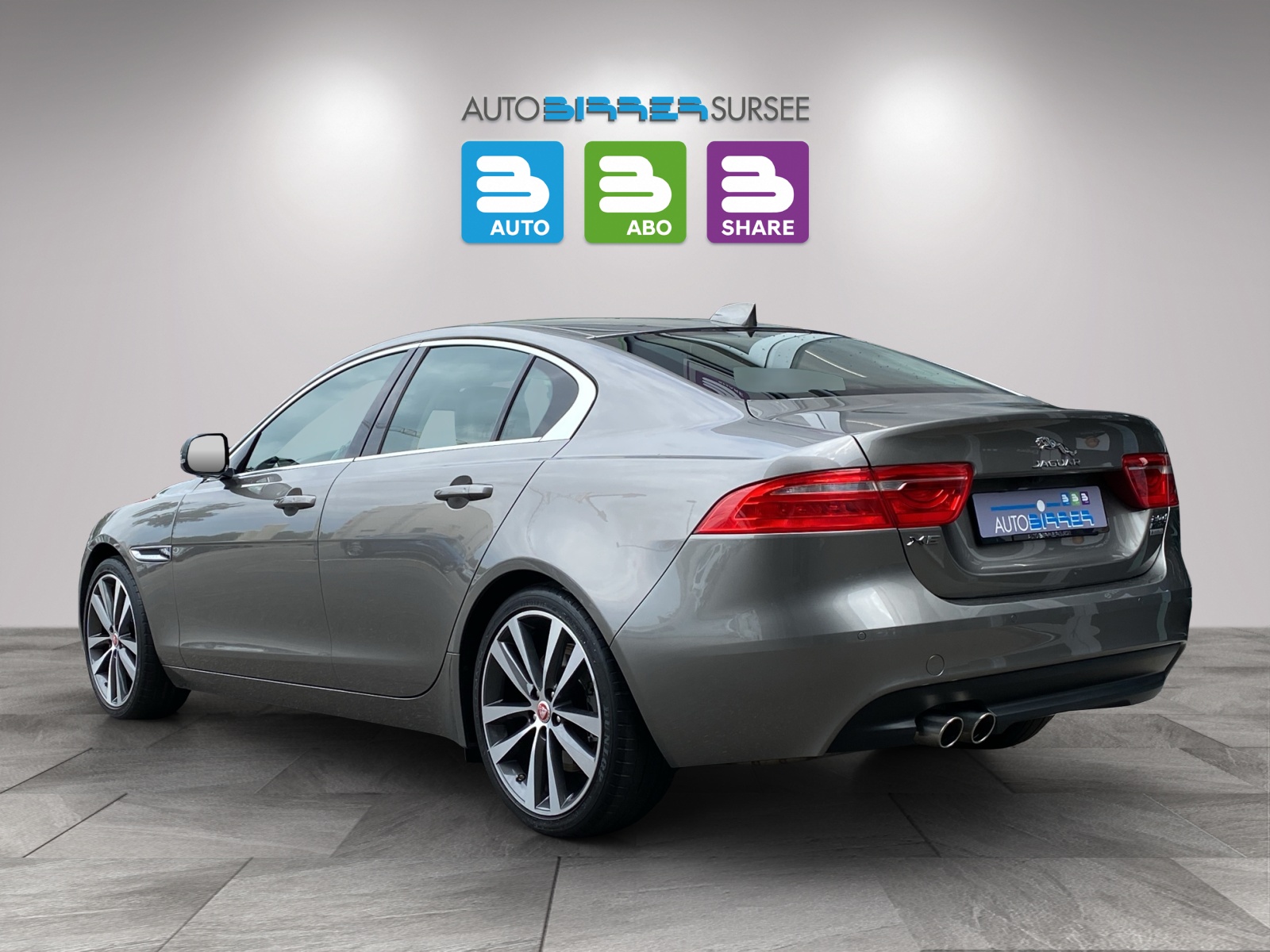 JAGUAR XE 2.0 D 180 Prestige AWD-image-6