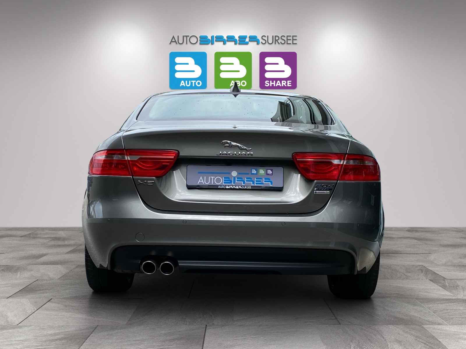 JAGUAR XE 2.0 D 180 Prestige AWD-image-5