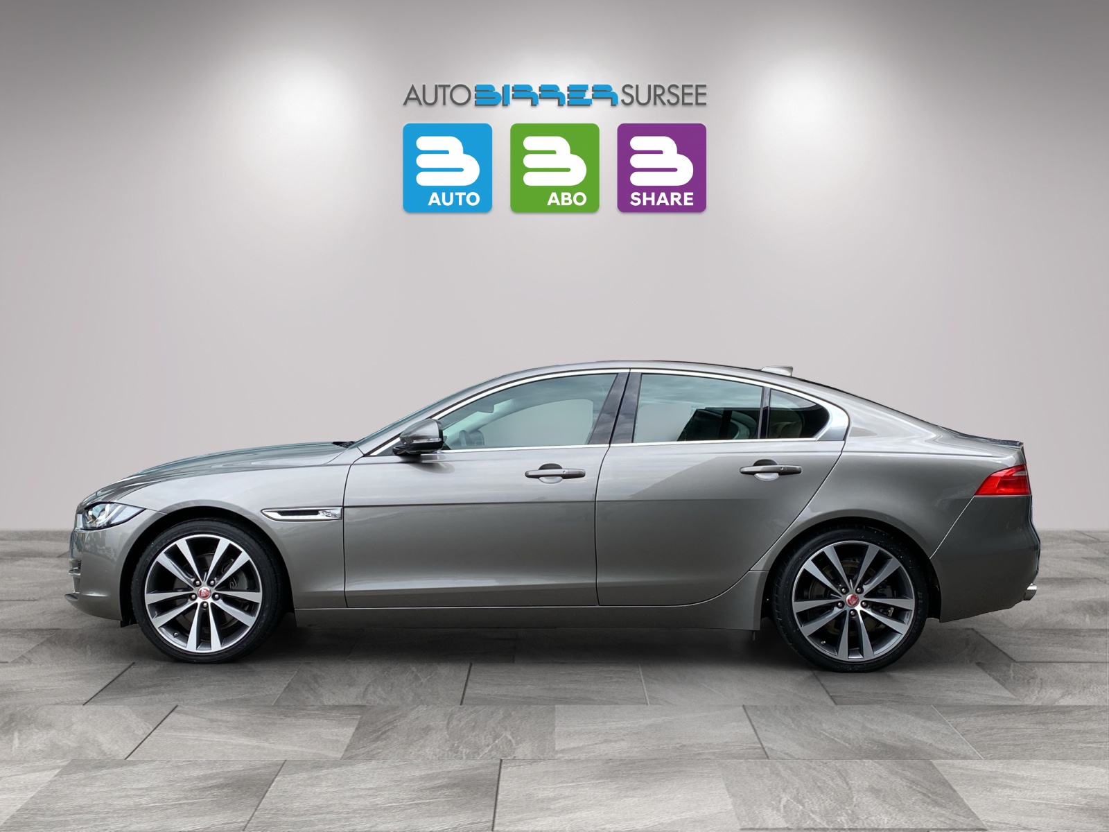 JAGUAR XE 2.0 D 180 Prestige AWD-image-7