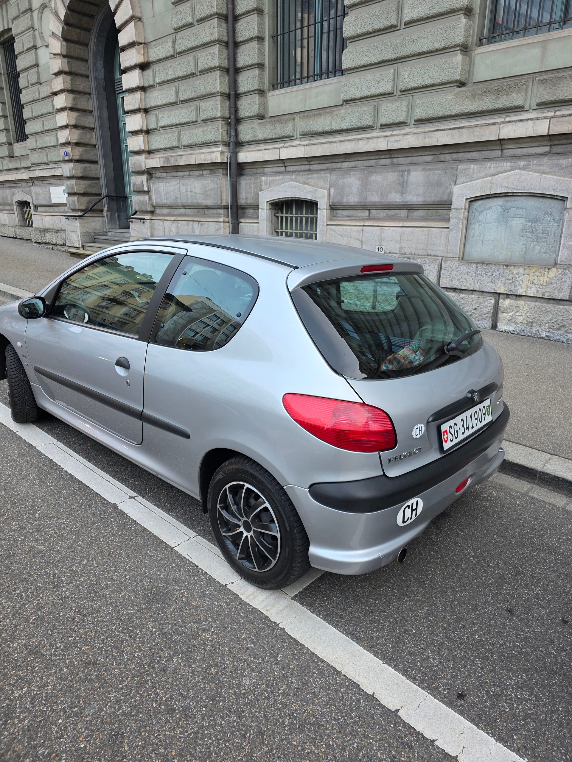 PEUGEOT 206 1.6 XT Premium-showroom-element-1