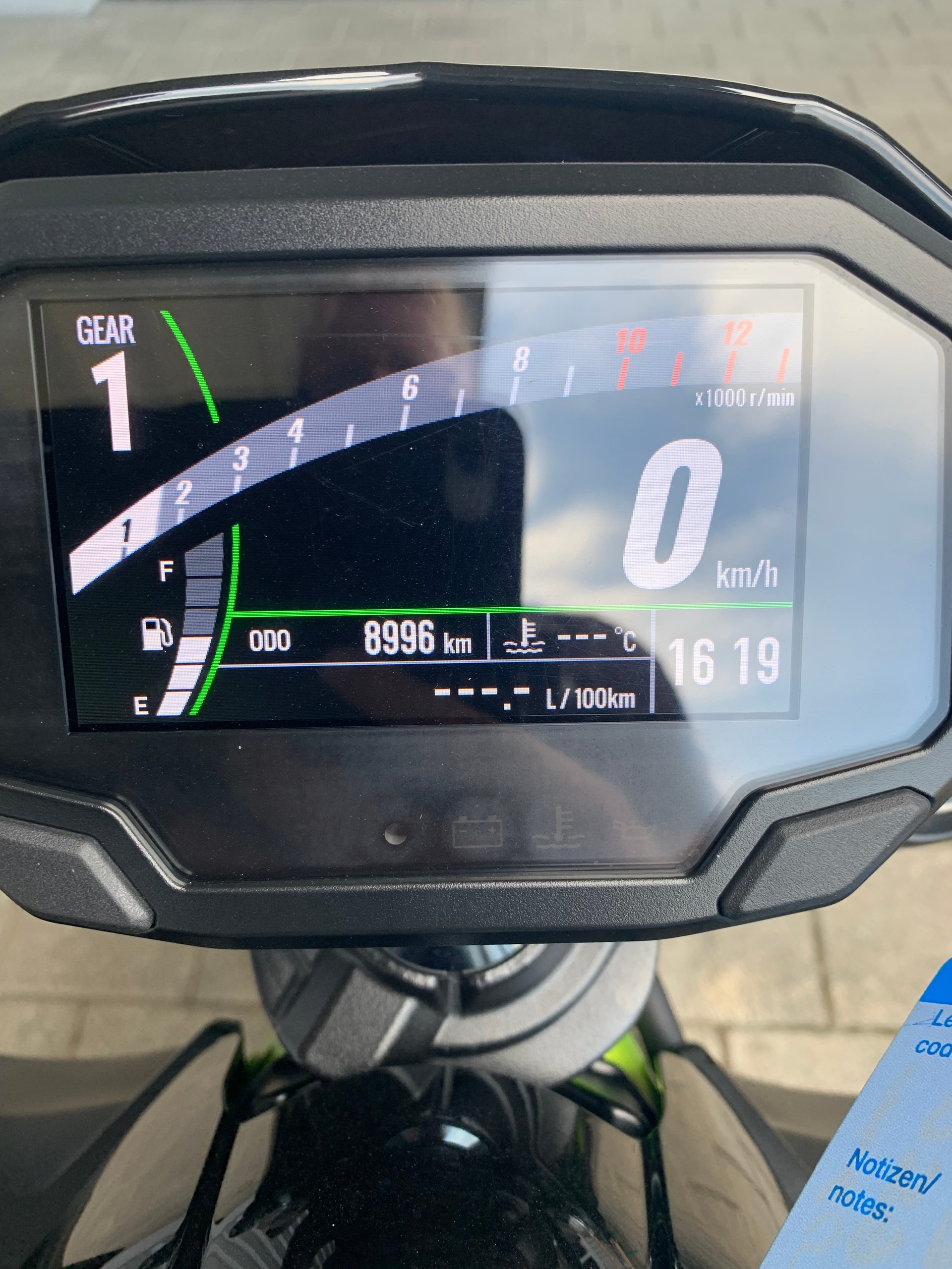 KAWASAKI Z 650 (35kW)-showroom-element-1