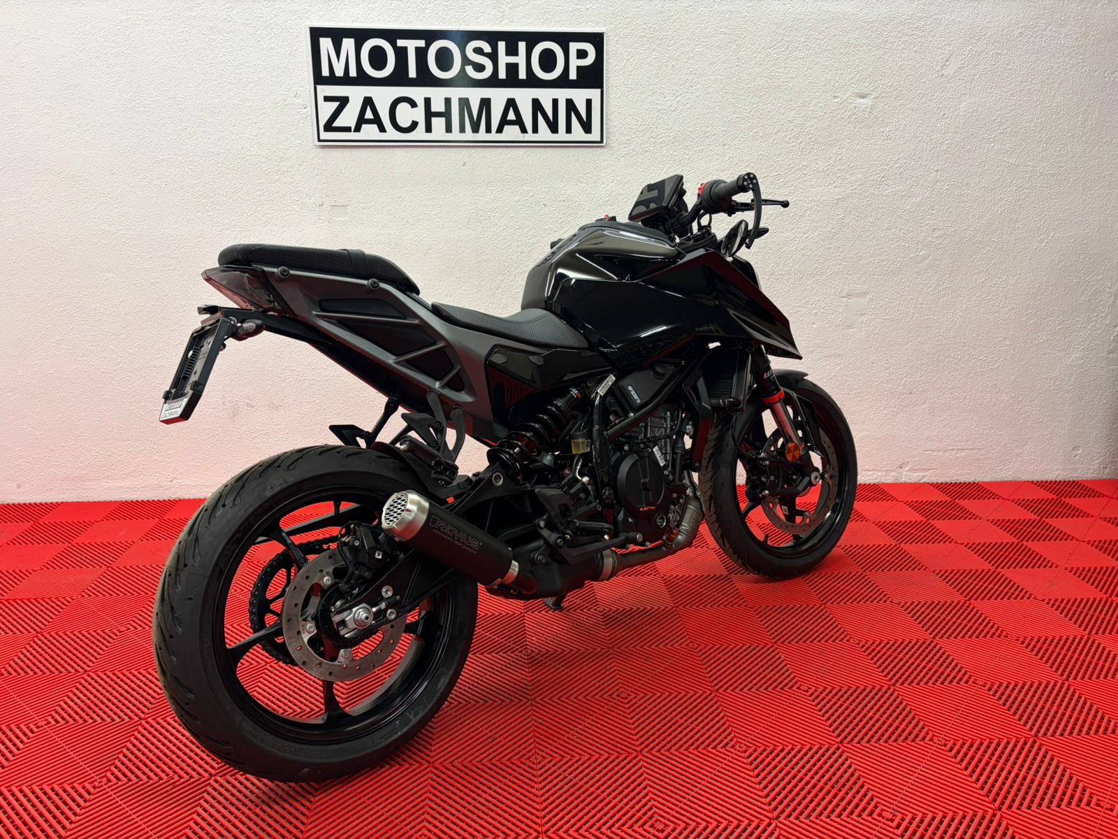 KTM 125 Duke-image-5