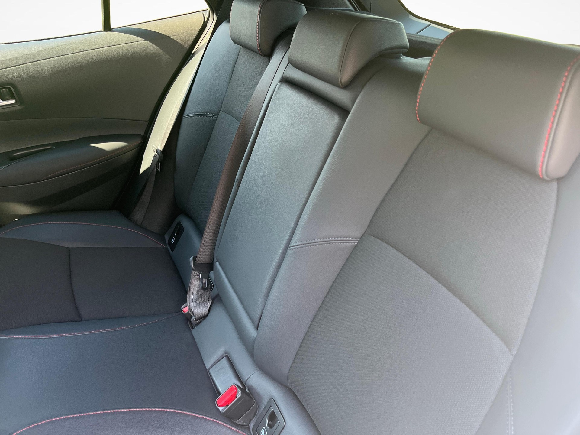 TOYOTA Corolla 2.0 HSD GR Sport-image-10
