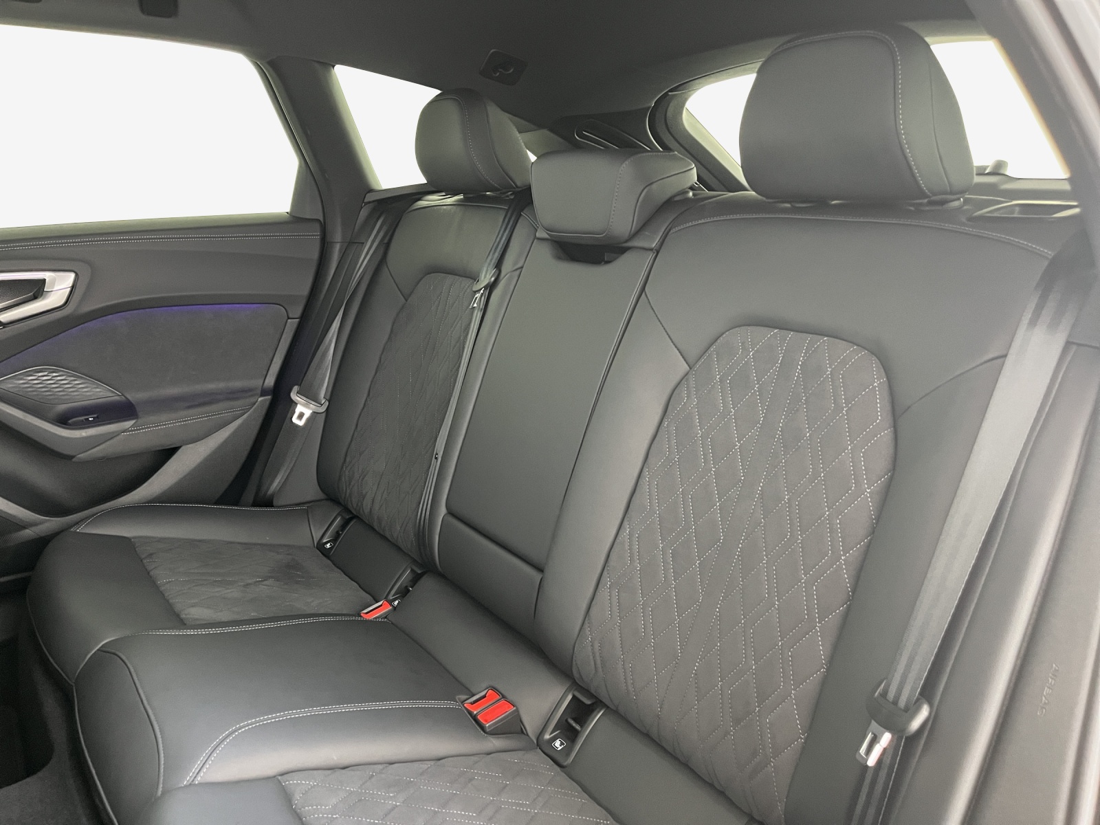 AUDI A5 Avant TDI quattro 150 kW S tronic-image-11