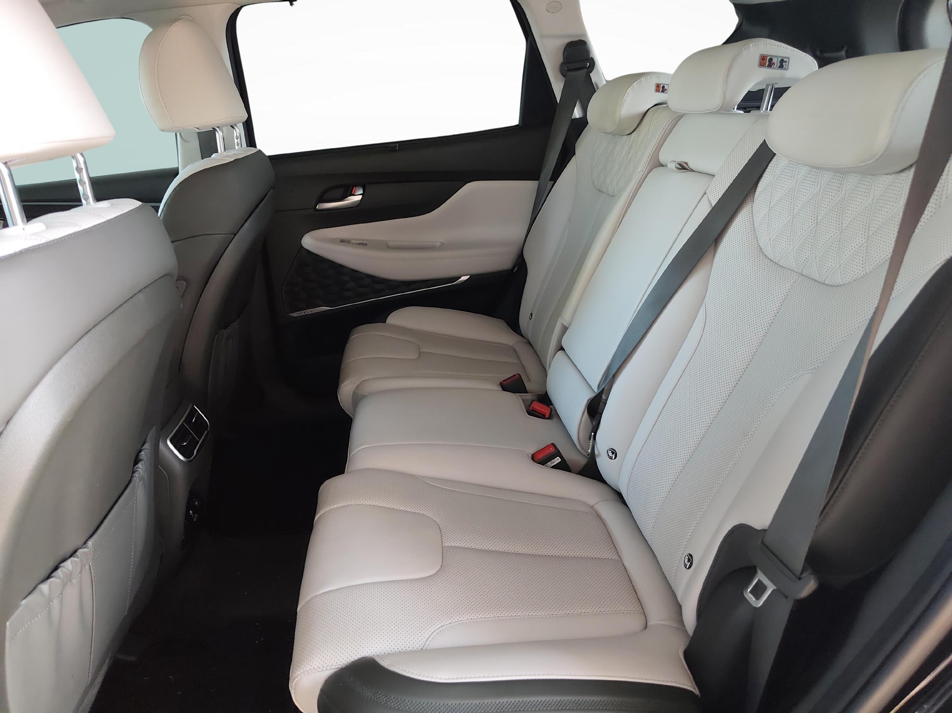 HYUNDAI Santa Fe 1.6 T-GDi PHEV Vertex-image-10