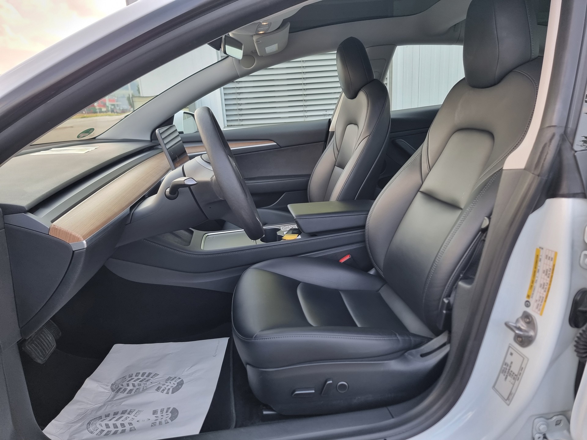 TESLA Model 3 Long Range Dual Motor AWD-image-9