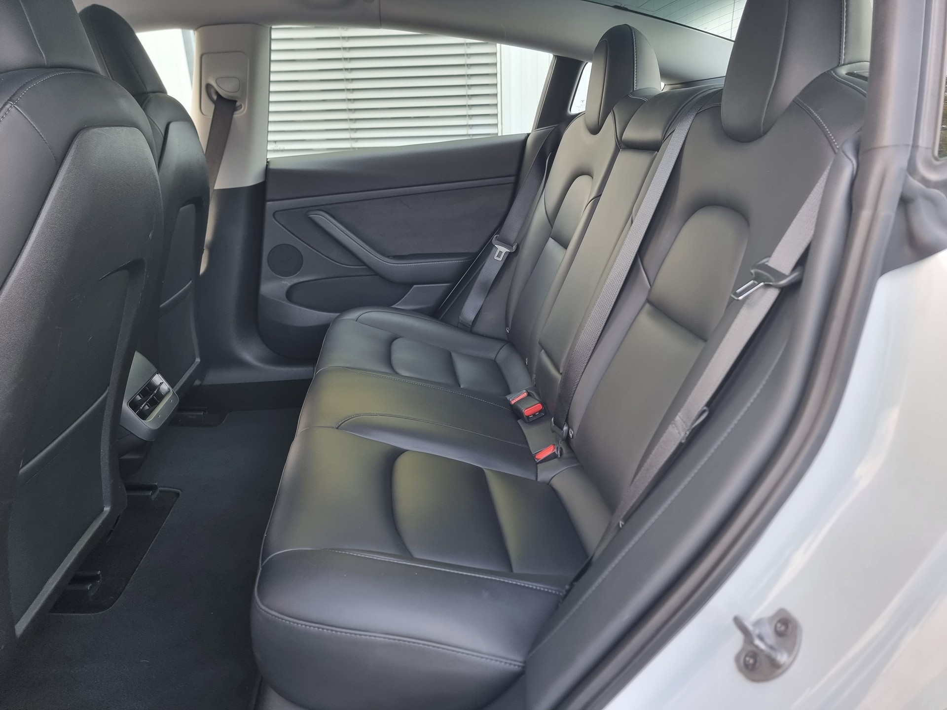 TESLA Model 3 Long Range Dual Motor AWD-image-10