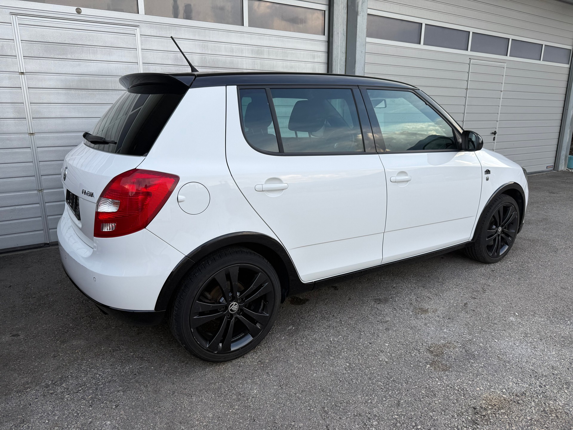SKODA Fabia 1.2 TSI Monte Carlo-image-1