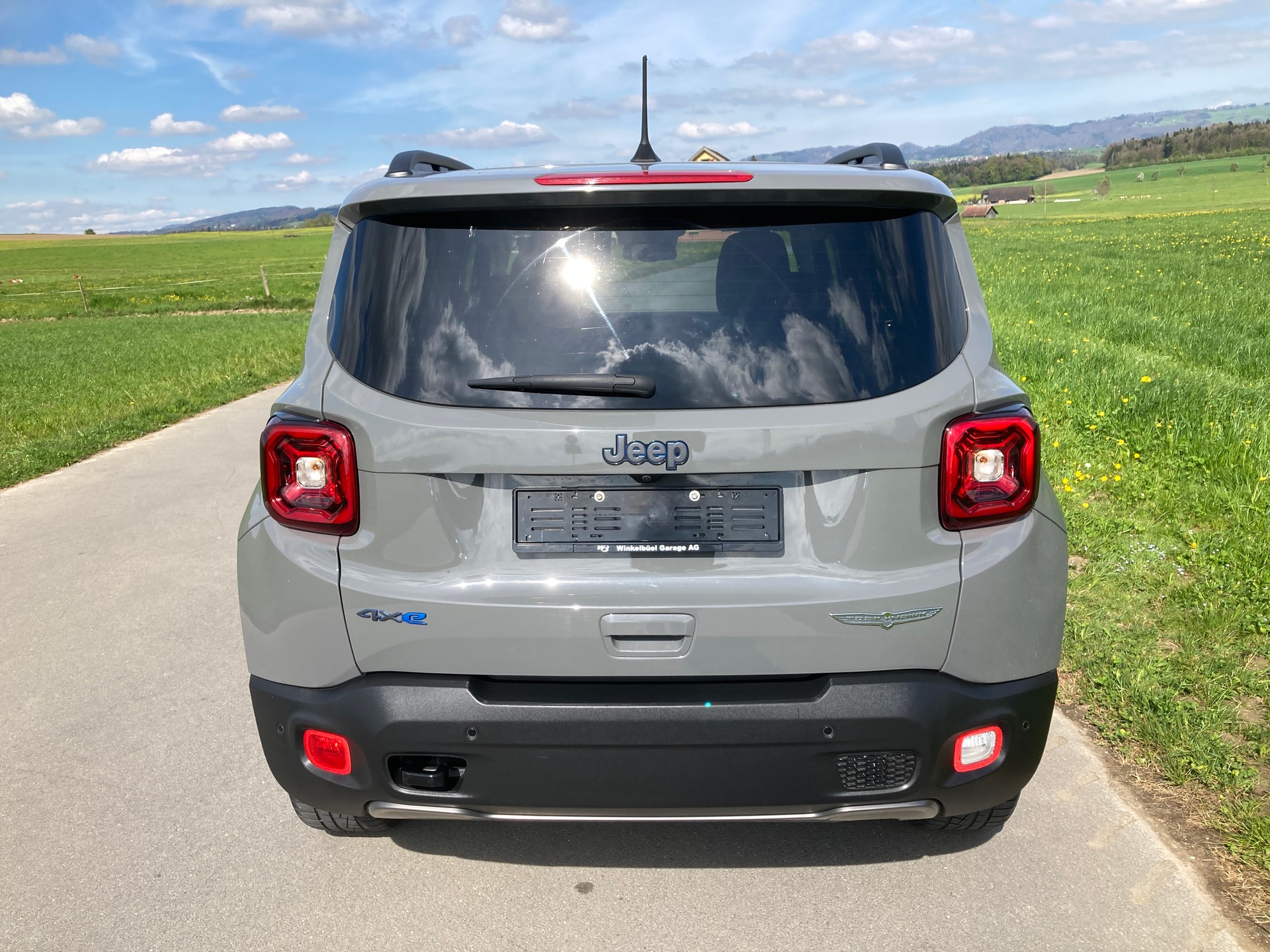 JEEP Renegade 1.3 T PHEV Trailhawk AWD mit Geländeuntersetzung-image-6