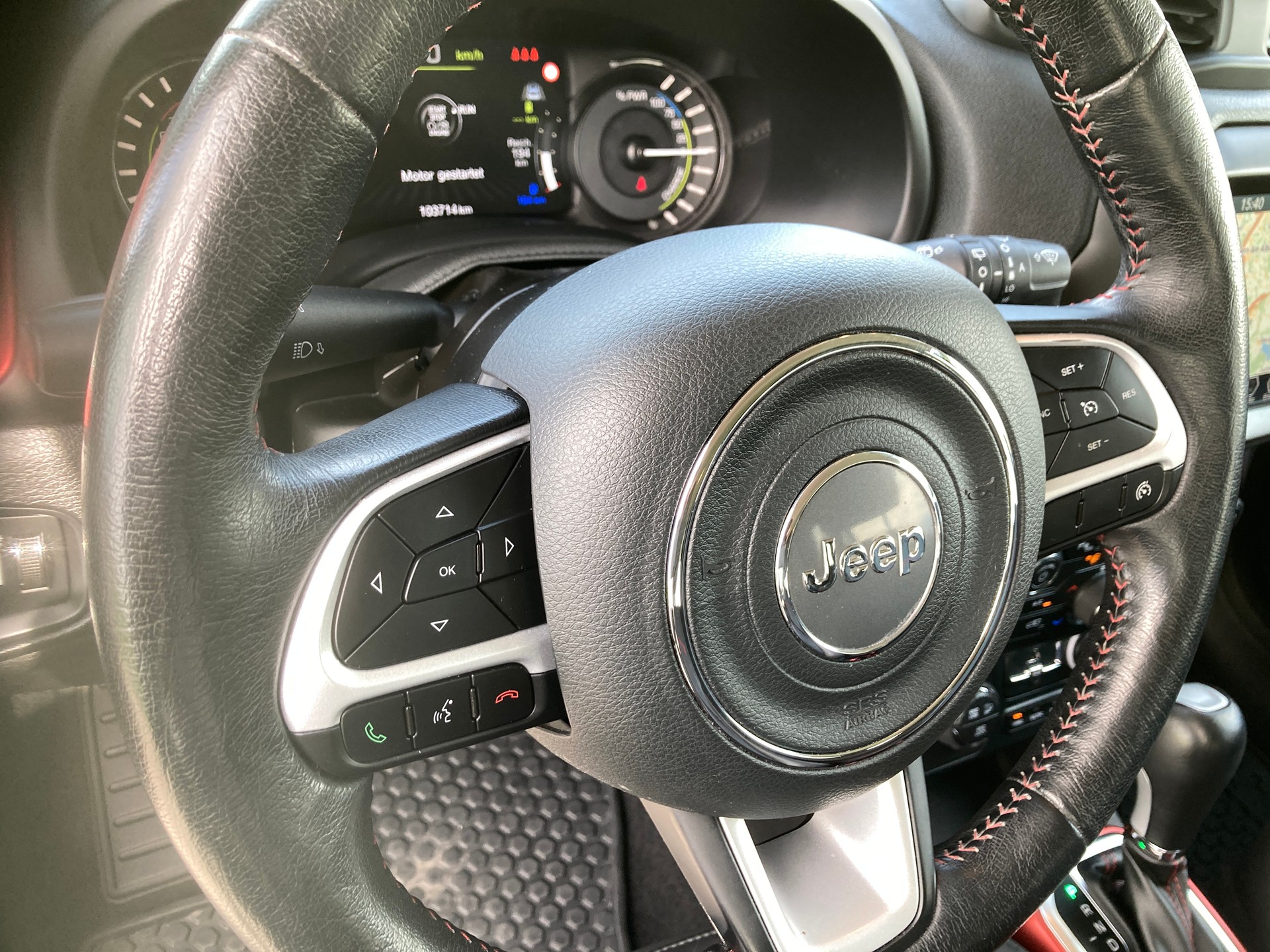 JEEP Renegade 1.3 T PHEV Trailhawk AWD mit Geländeuntersetzung-image-21