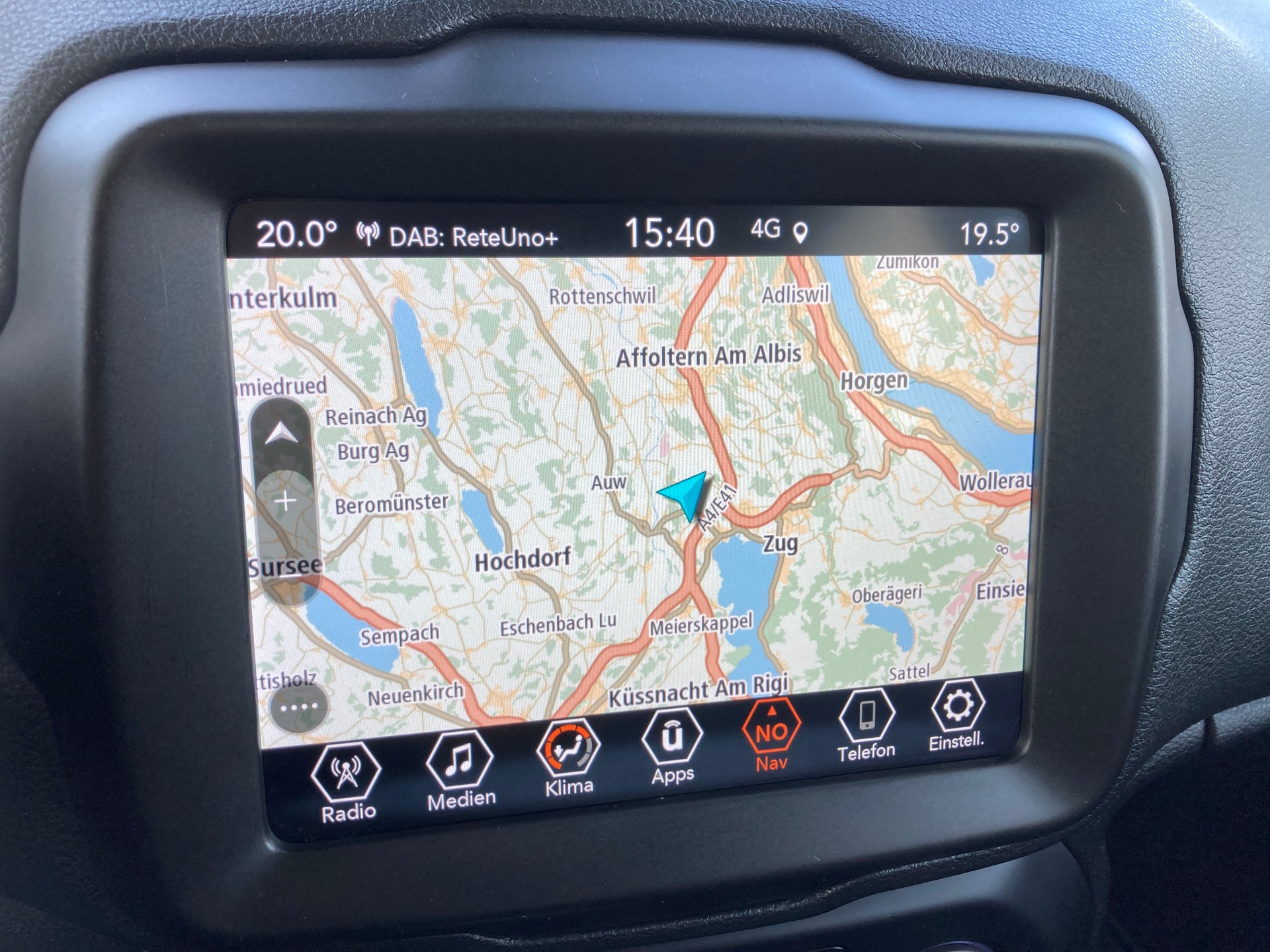 JEEP Renegade 1.3 T PHEV Trailhawk AWD mit Geländeuntersetzung-image-22