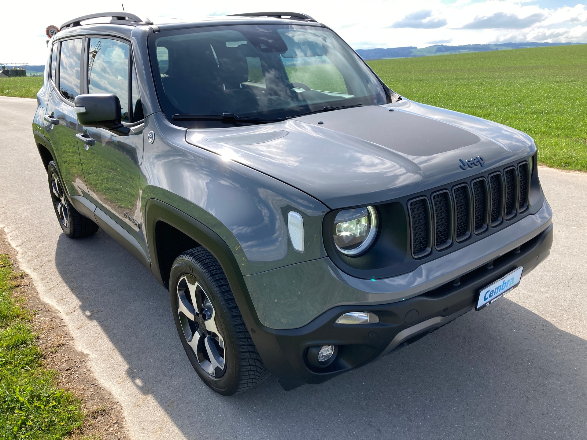 JEEP Renegade 1.3 T PHEV Trailhawk AWD mit Geländeuntersetzung-image-2