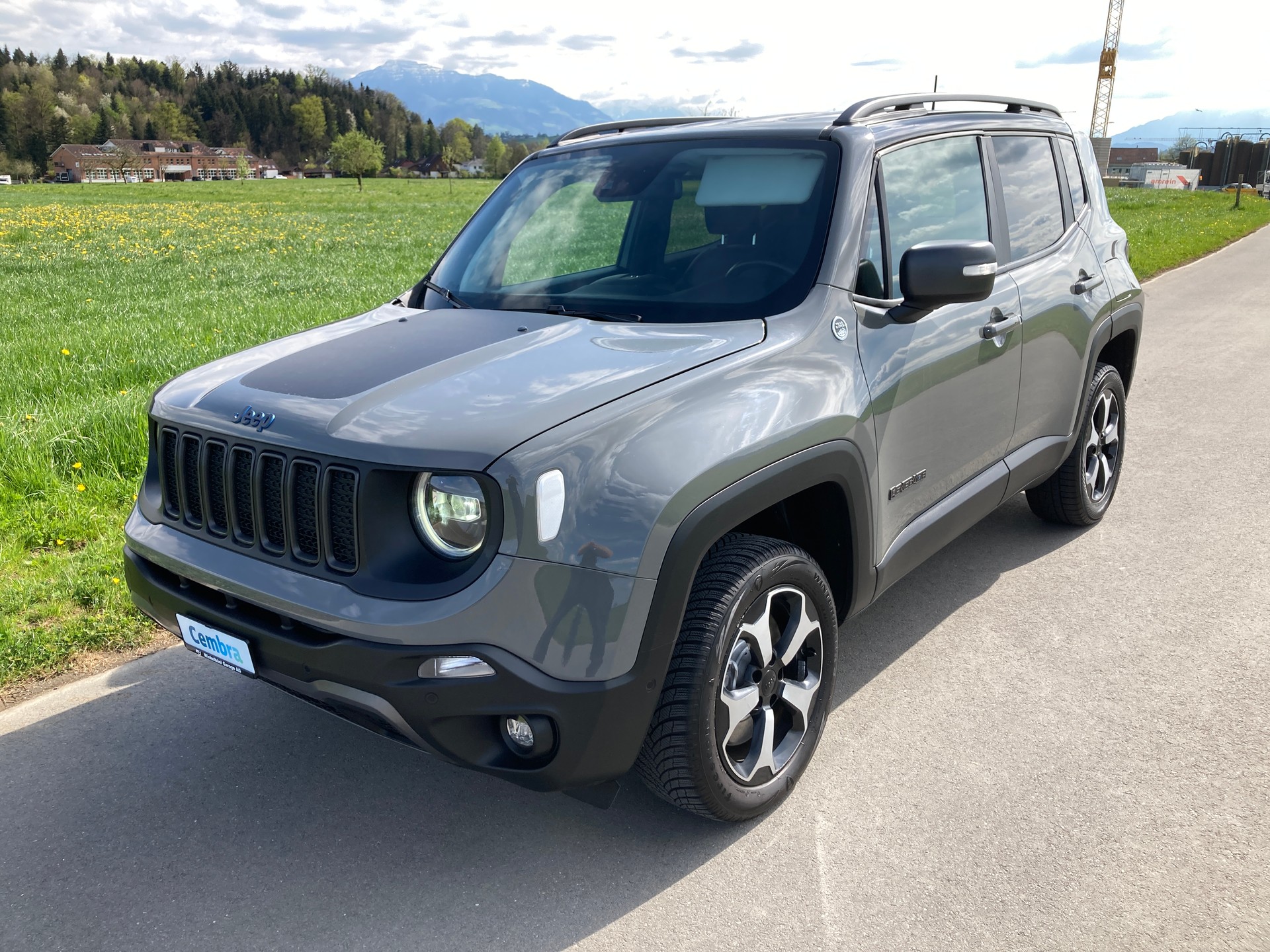 JEEP Renegade 1.3 T PHEV Trailhawk AWD mit Geländeuntersetzung-image-0