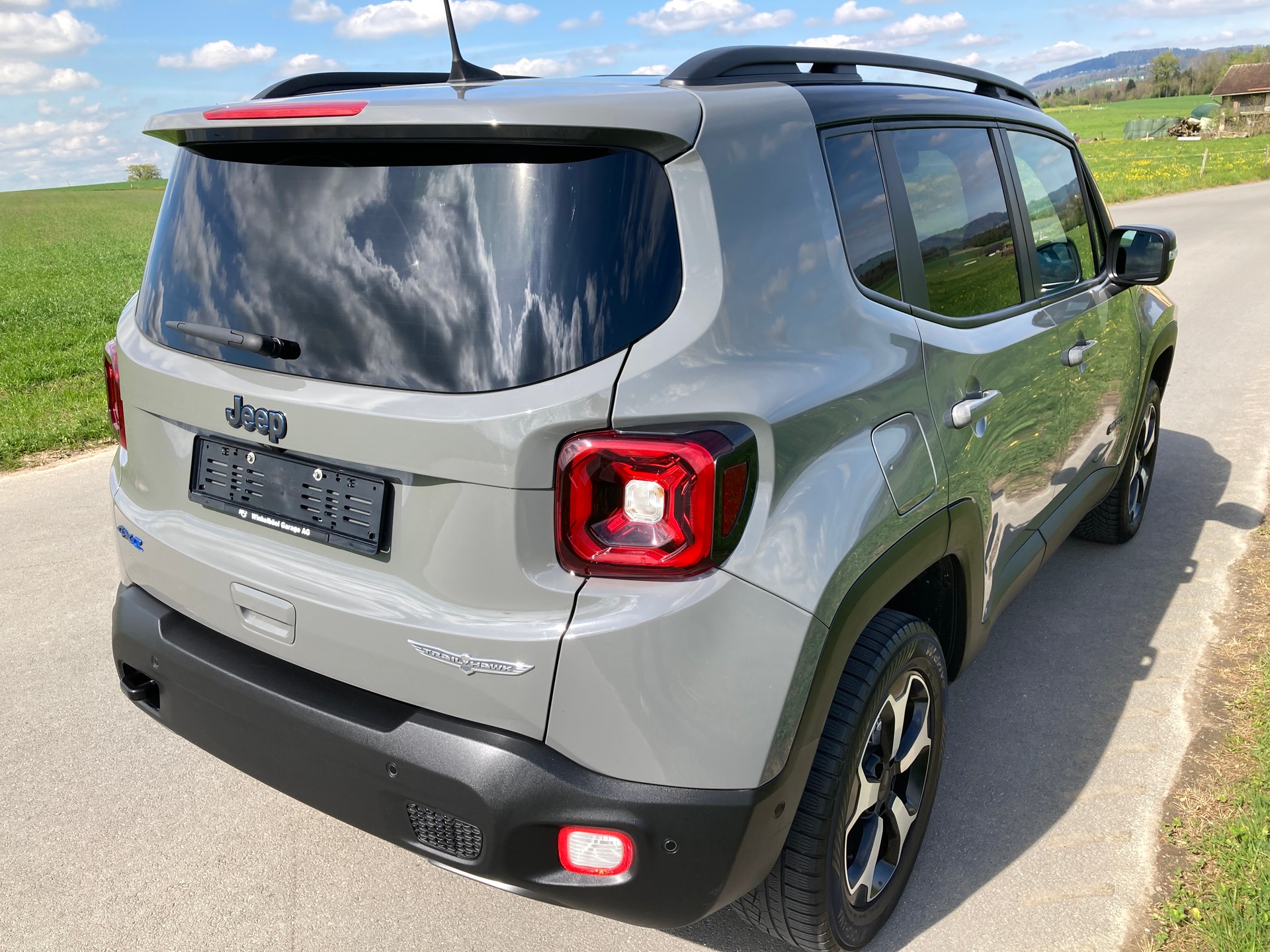 JEEP Renegade 1.3 T PHEV Trailhawk AWD mit Geländeuntersetzung-image-5