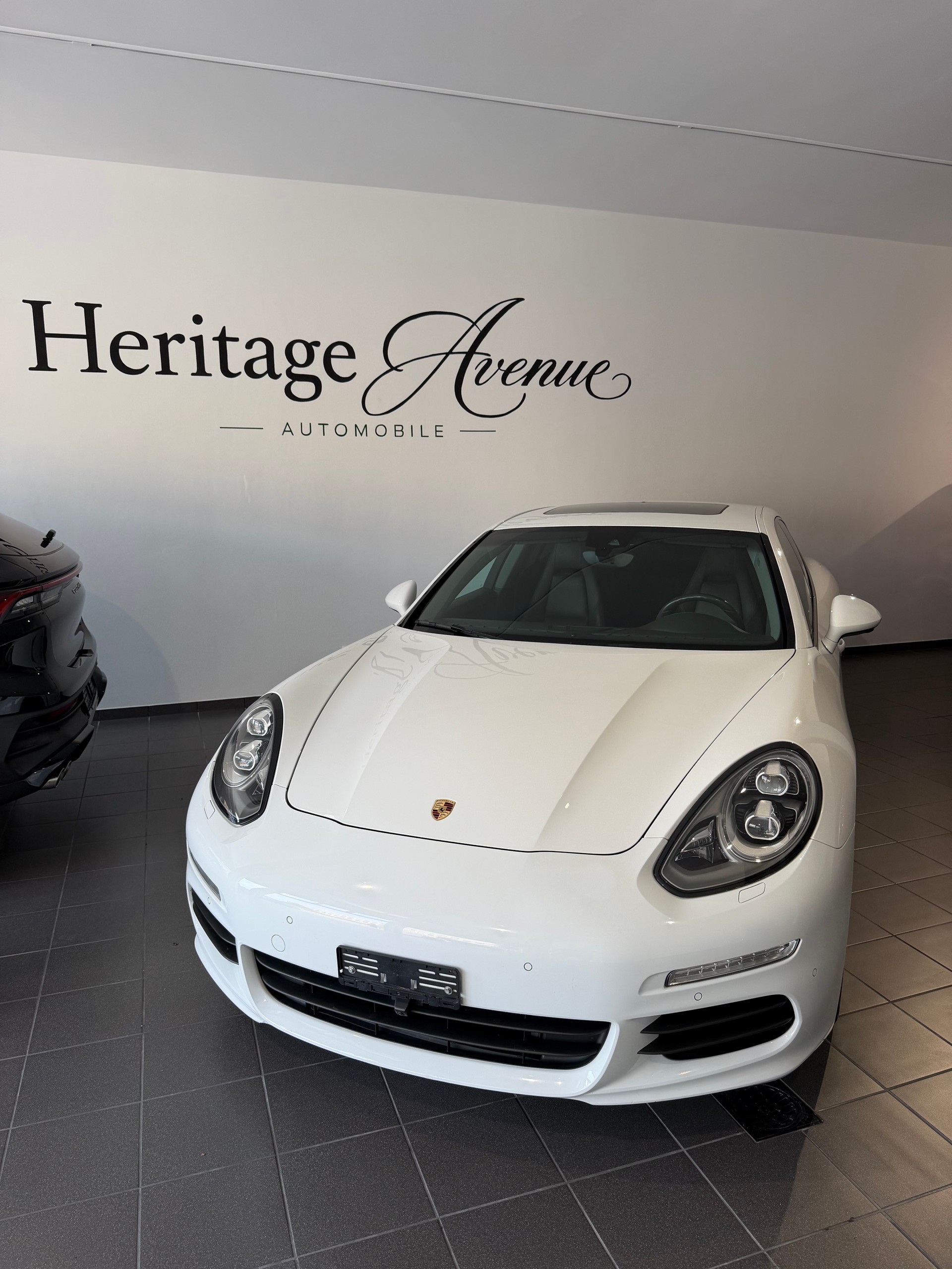 PORSCHE Panamera S E-Hybrid-image-2