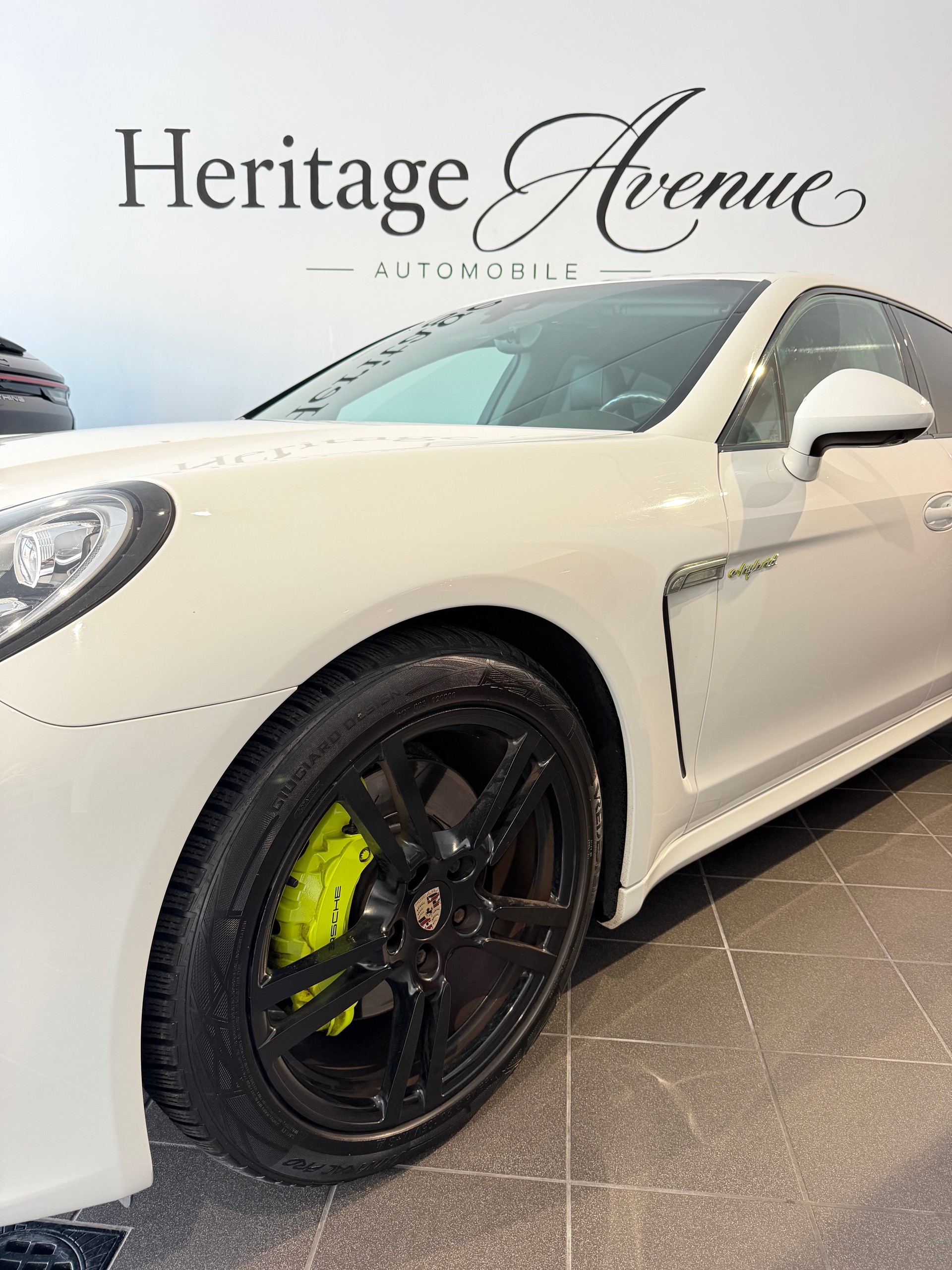 PORSCHE Panamera S E-Hybrid-image-1
