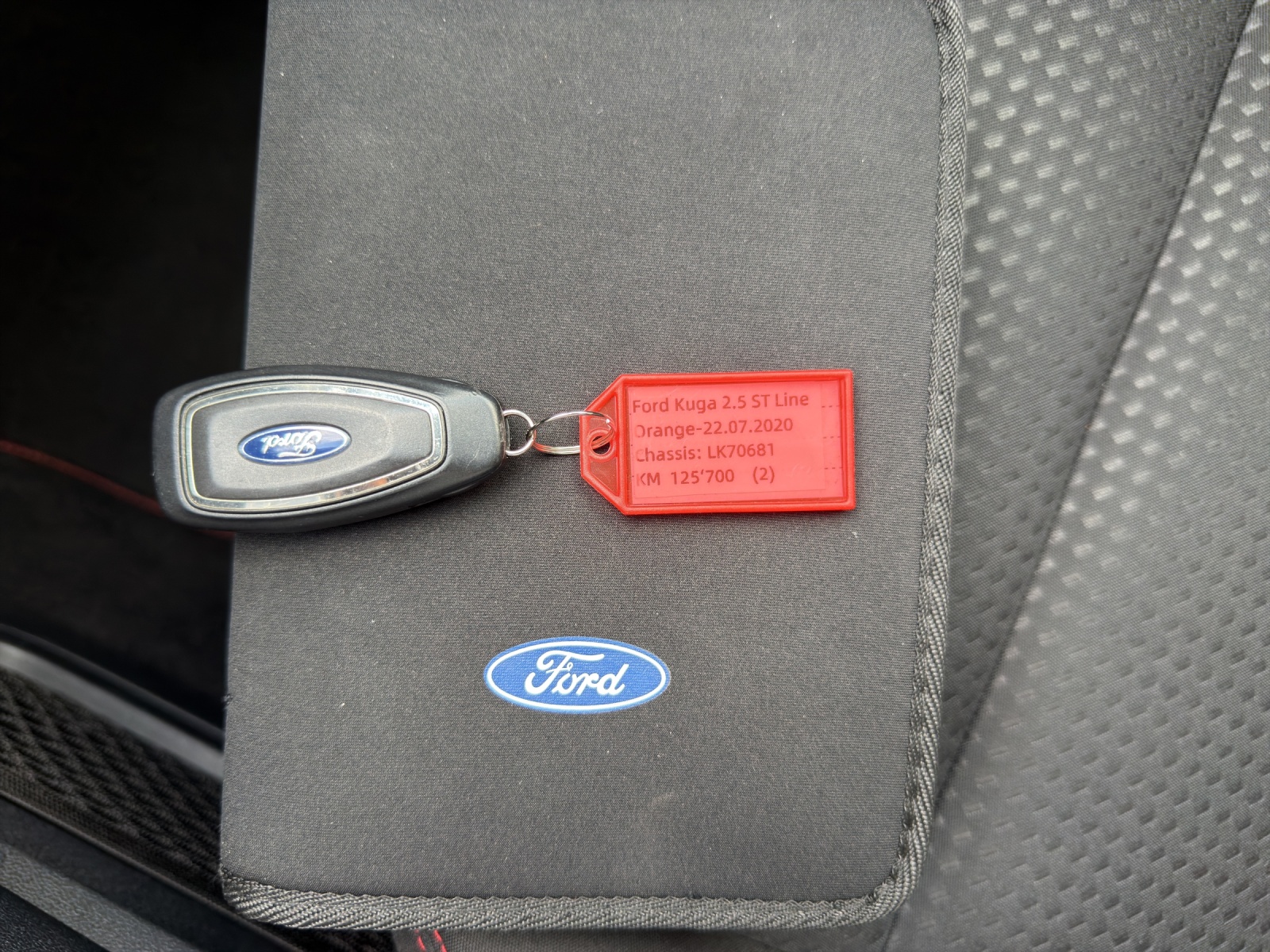 FORD Kuga 2.5 PHEV ST-Line 2WD-image-26