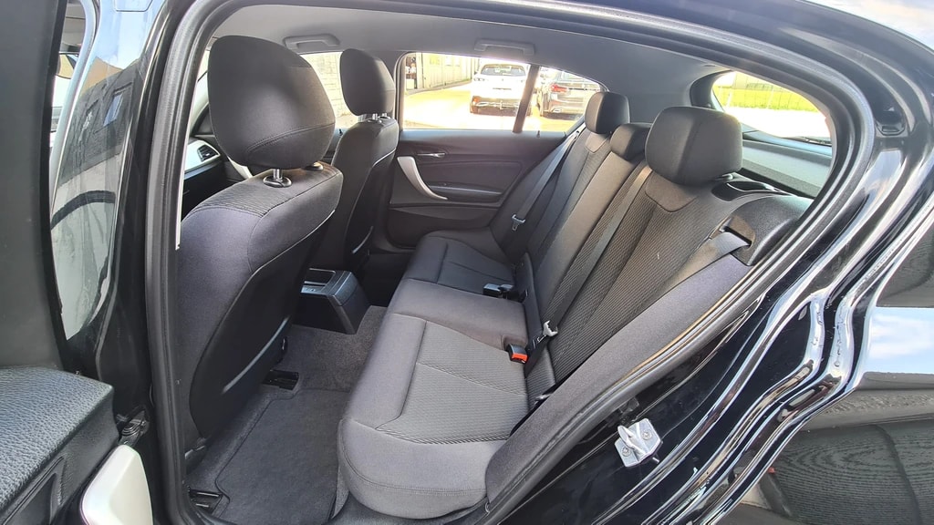 BMW 114i Business ** 102 PS ** Tempomat ** Klimaanlage ** Frisch Ab MFK & Service **-image-9