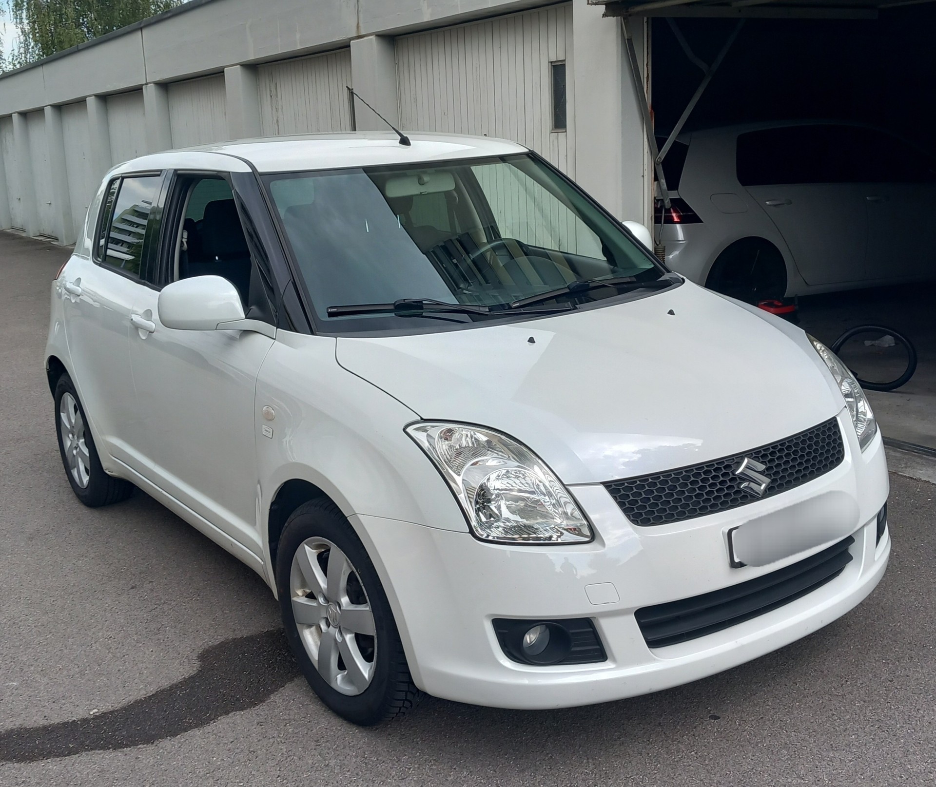 SUZUKI Swift 1.5i 16V VVT GL Top-image-1