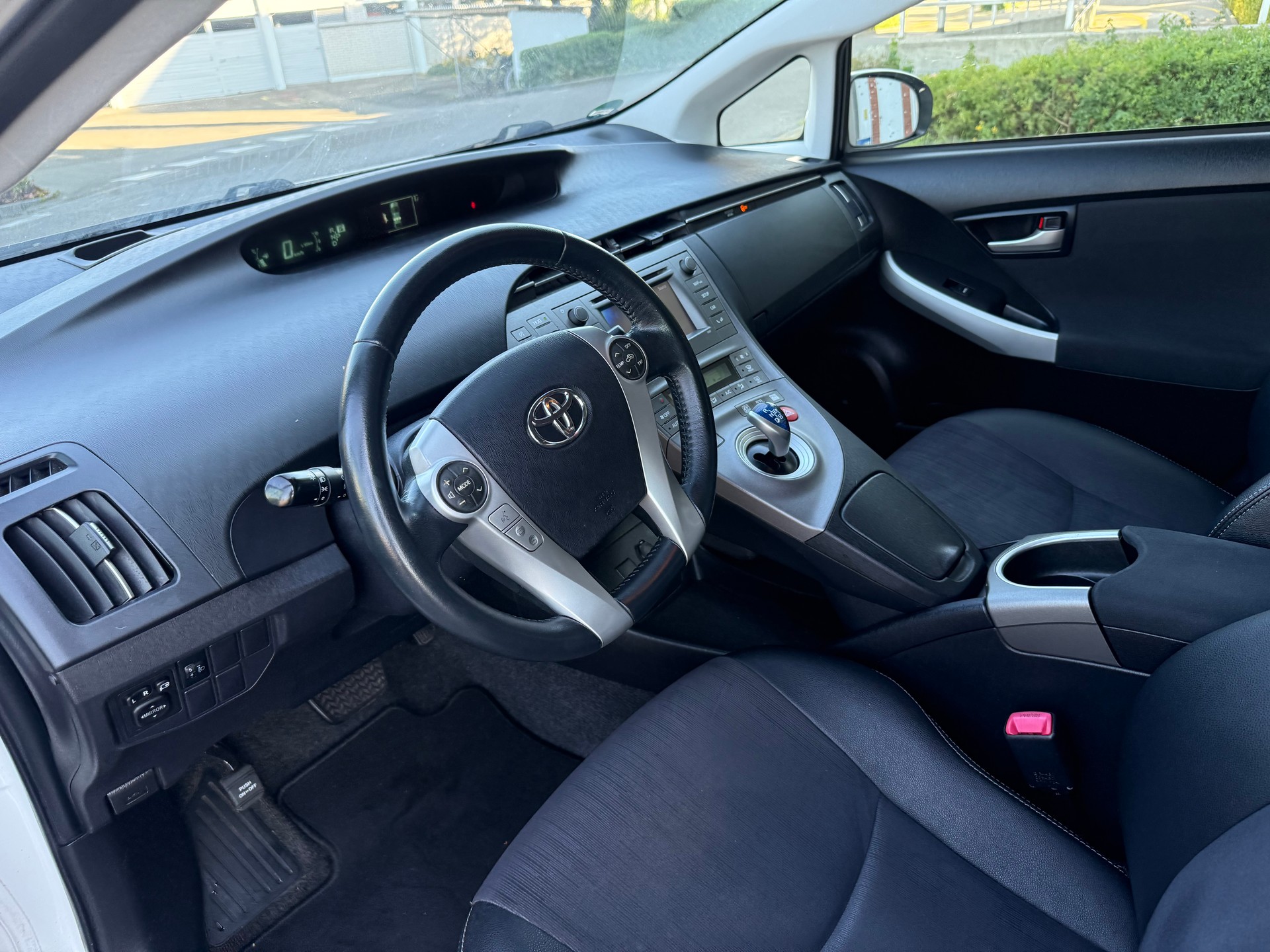 TOYOTA Prius 1.8 16V HSD Sol Premium-image-7