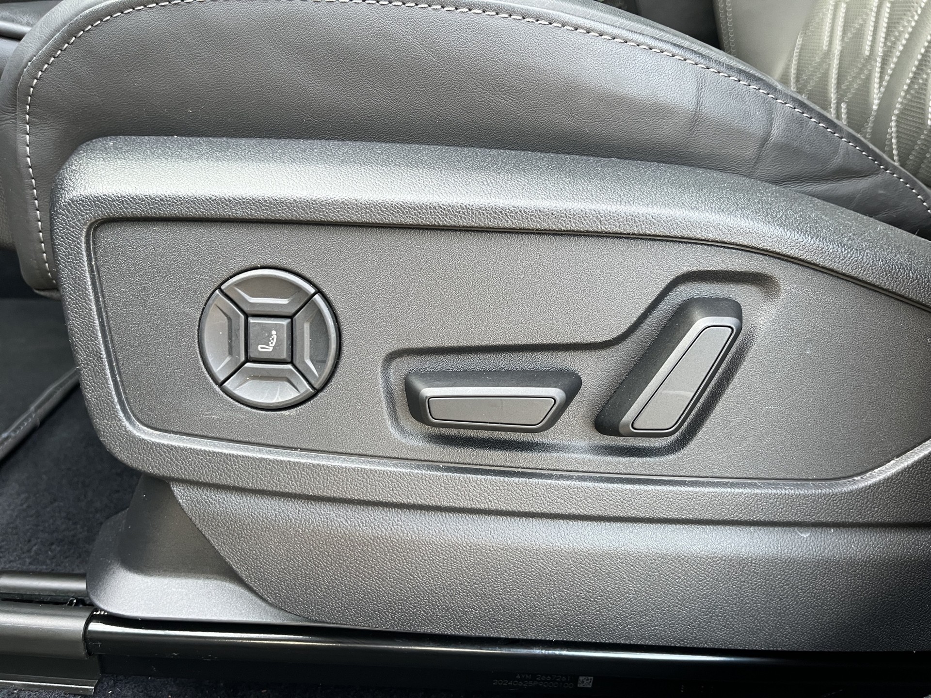AUDI SQ5 TFSI quattro S-tronic*New Modell, S-Luftfederung, Head-up, Panodach, Head-up, Memory Massage*-image-19