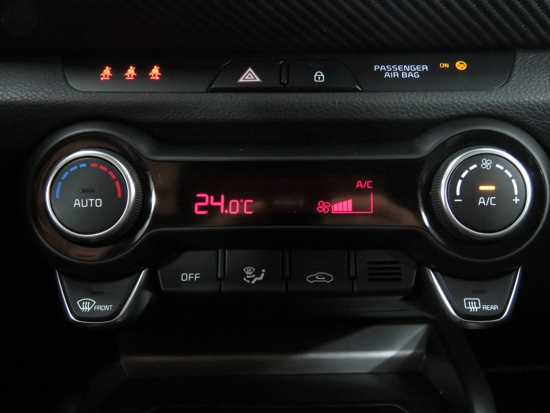 KIA Stonic 1.0 T-GDI MHEV GT-Line DCT (Automat)-image-16