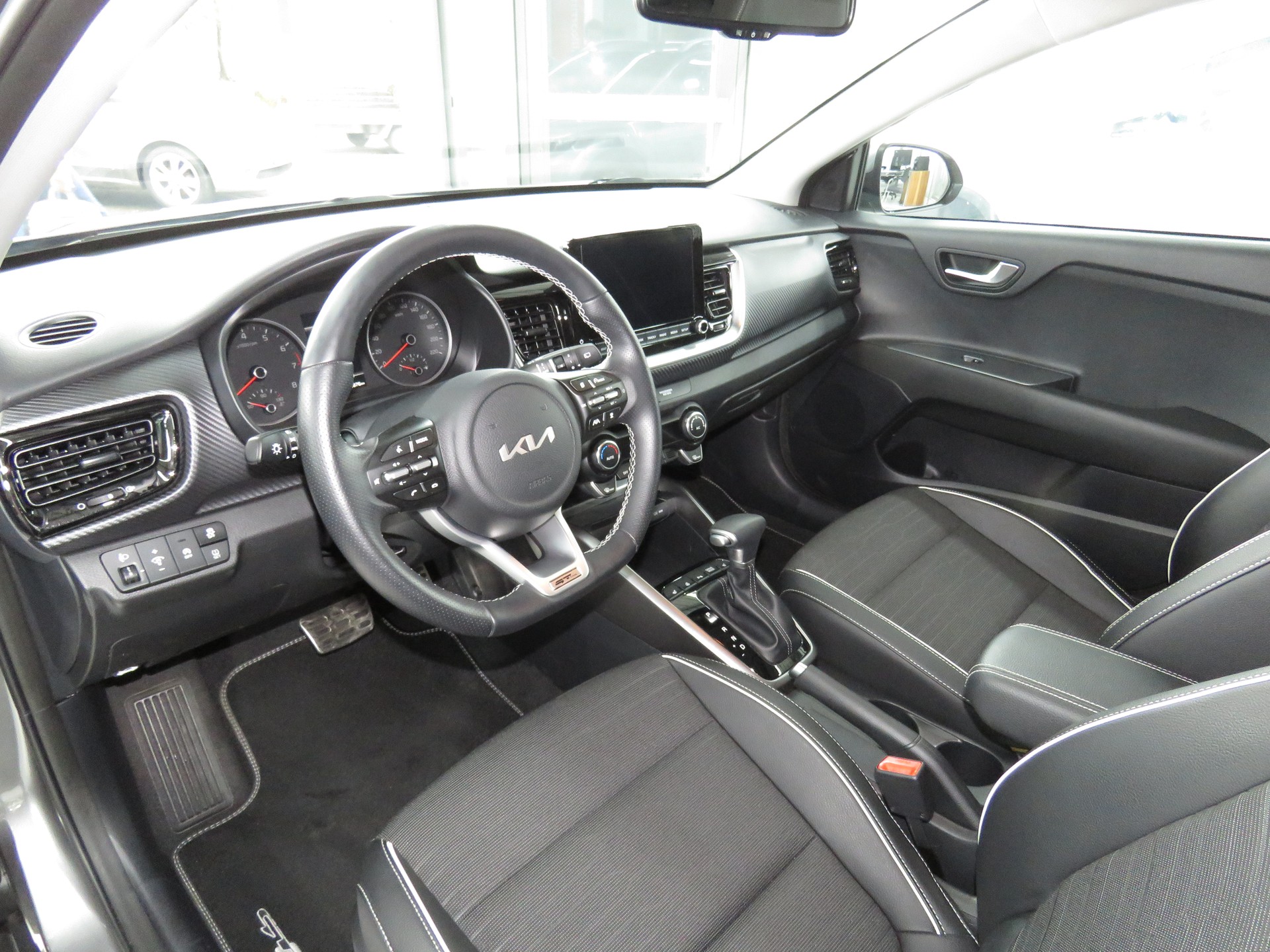 KIA Stonic 1.0 T-GDI MHEV GT-Line DCT (Automat)-image-6