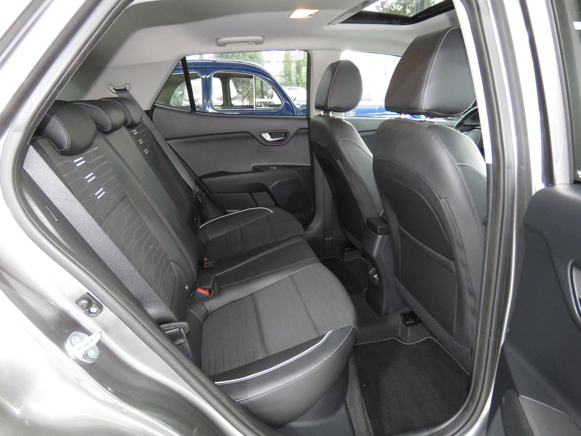 KIA Stonic 1.0 T-GDI MHEV GT-Line DCT (Automat)-image-13