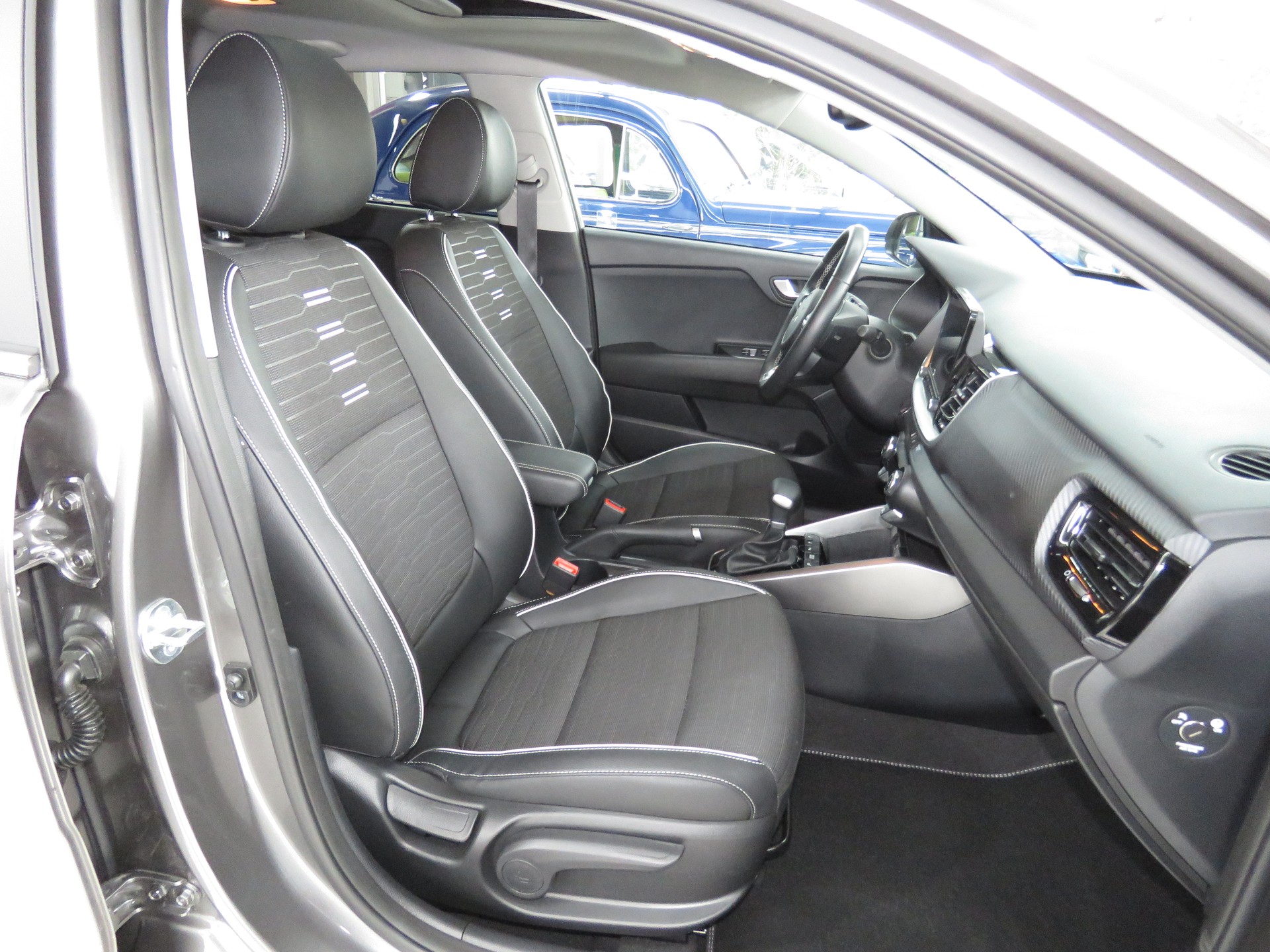 KIA Stonic 1.0 T-GDI MHEV GT-Line DCT (Automat)-image-12