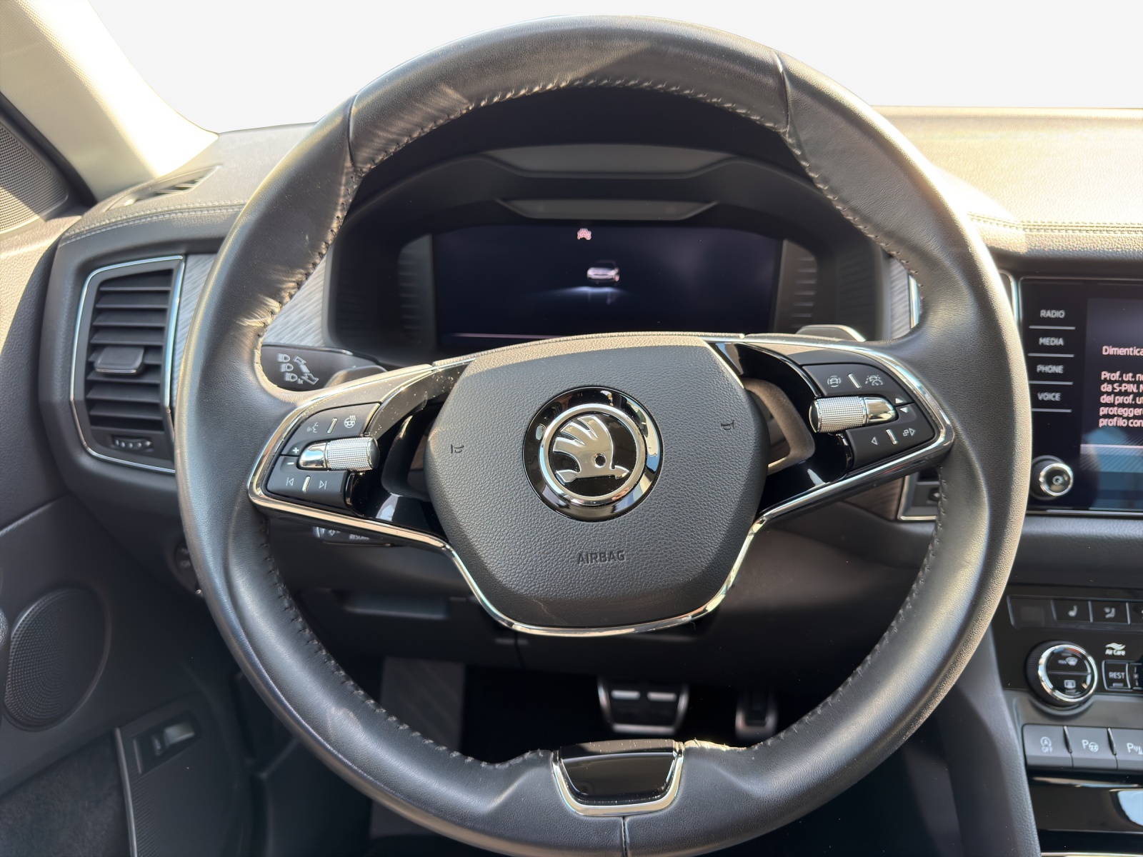 SKODA Kodiaq 2.0 TSI 4x4 Style-image-9