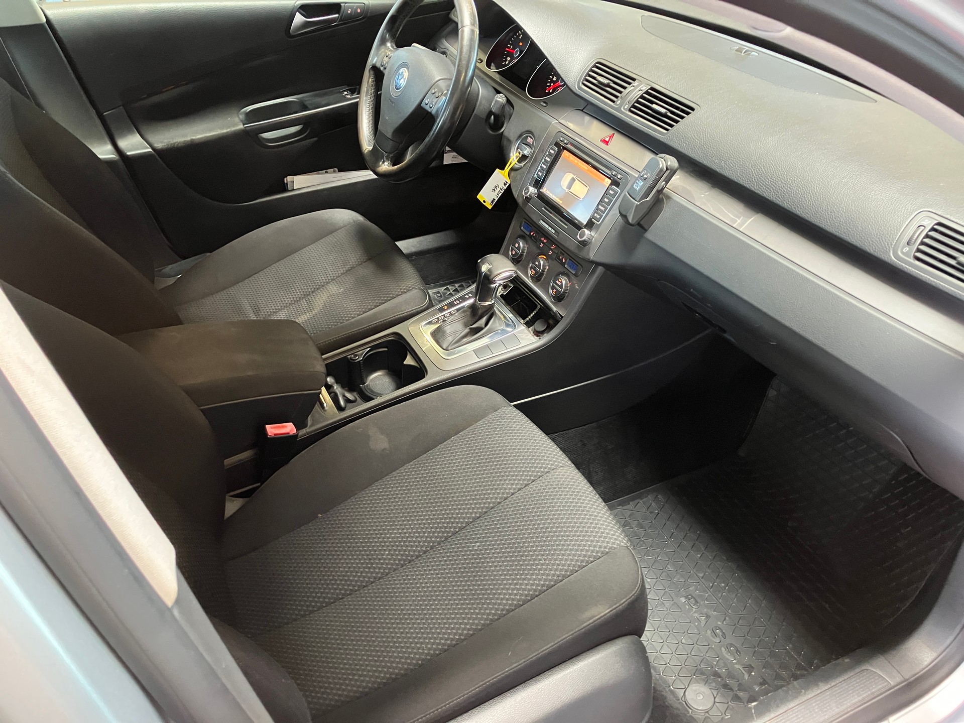 VW Passat Variant 2.0 TDI Trendline DSG-image-11