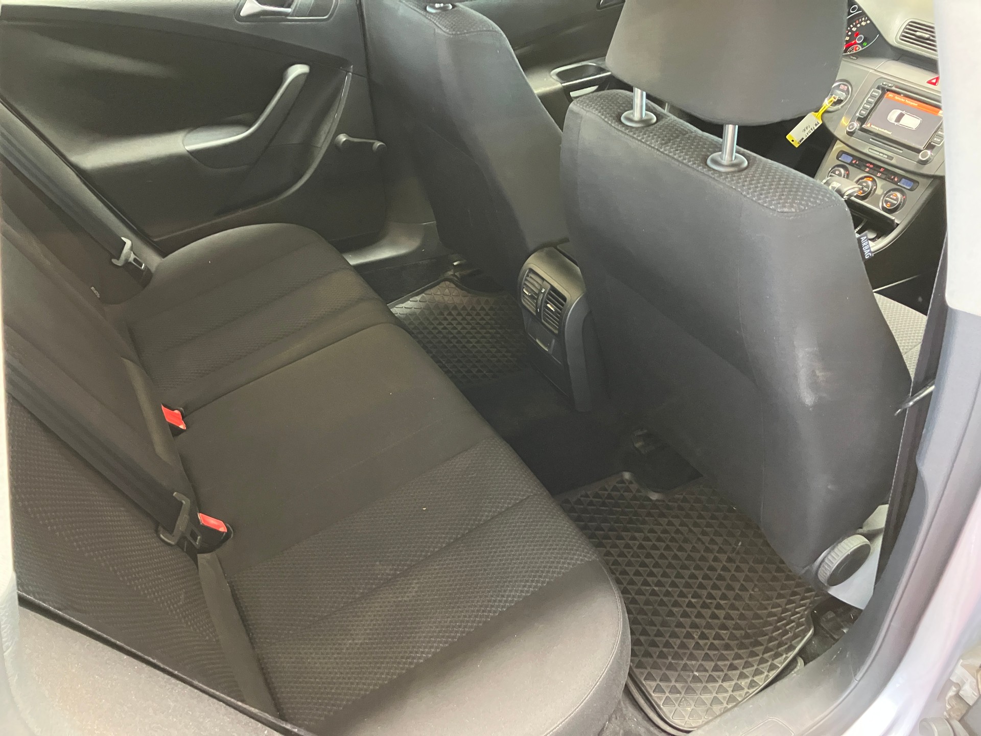 VW Passat Variant 2.0 TDI Trendline DSG-image-24