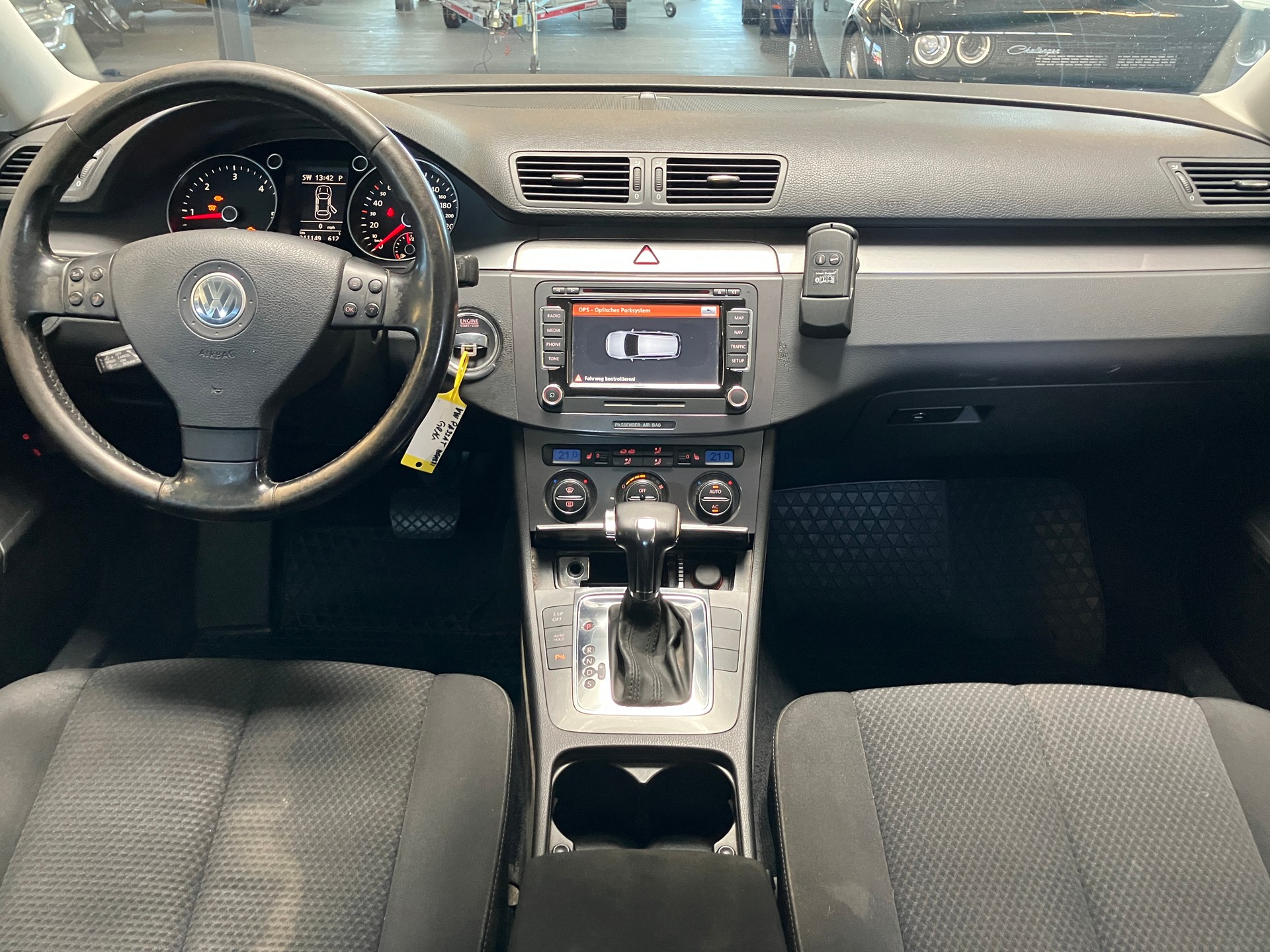 VW Passat Variant 2.0 TDI Trendline DSG-image-23