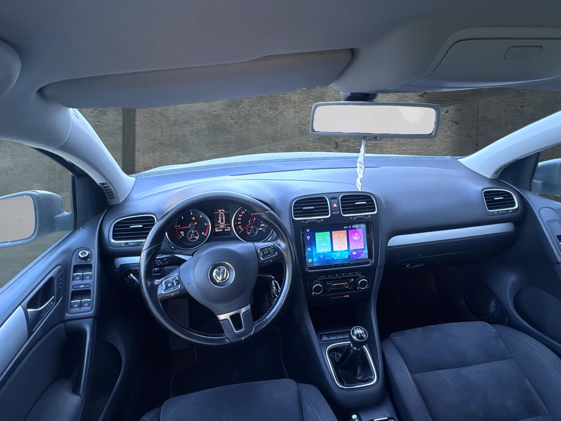 VW Golf 2.0 TDI Highline-image-15